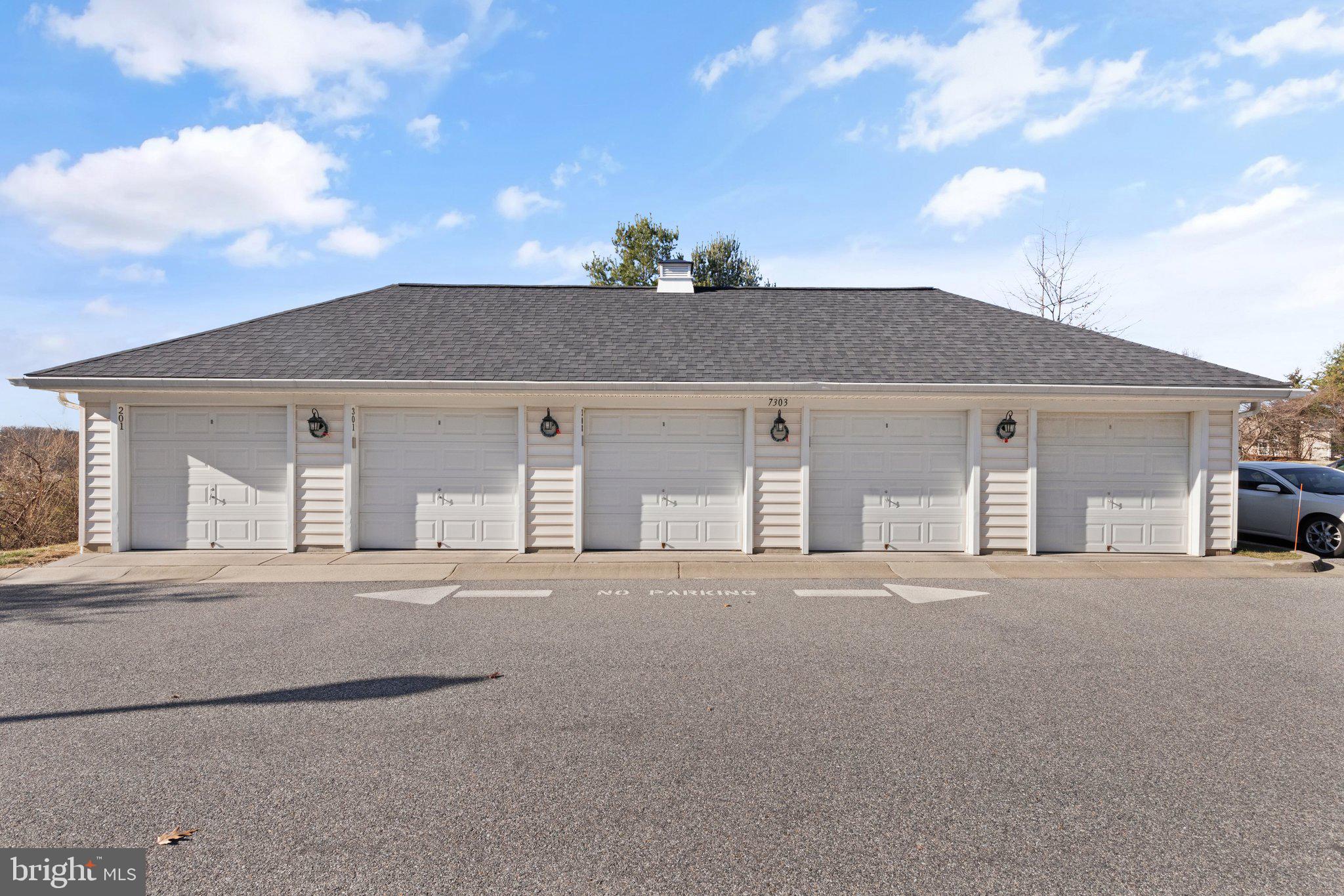 GATHERINGS AT LYNDWOOD - Residential