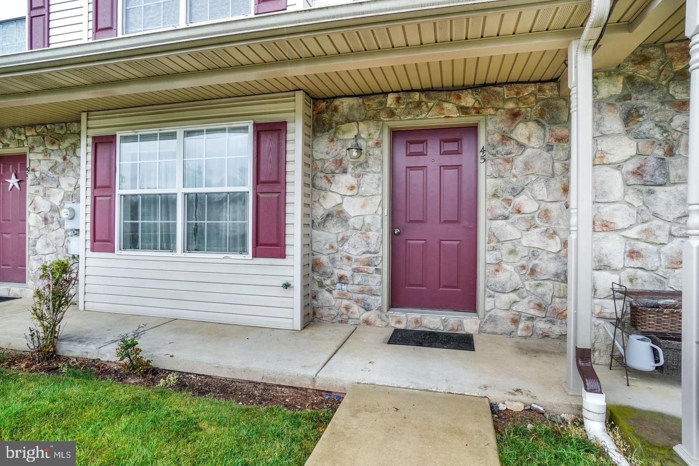 45 YARROW COURT F045