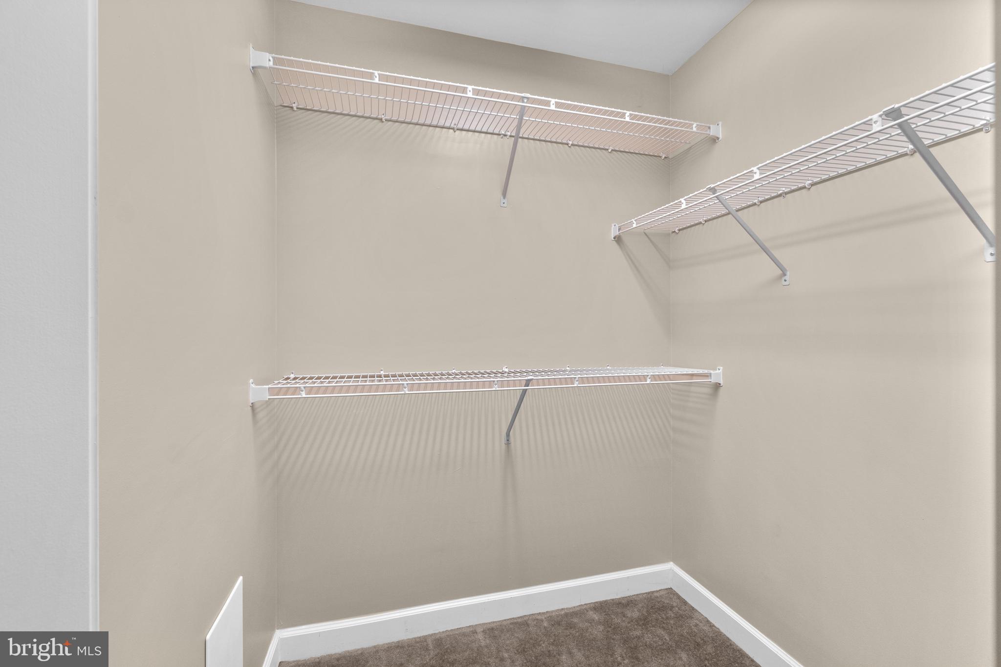 FALLS GABLE - Residential Lease