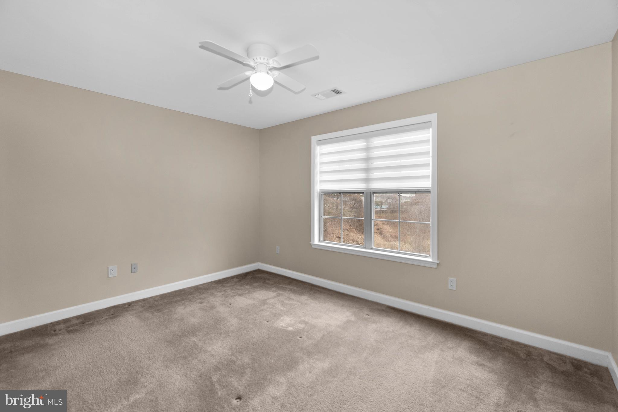 FALLS GABLE - Residential Lease