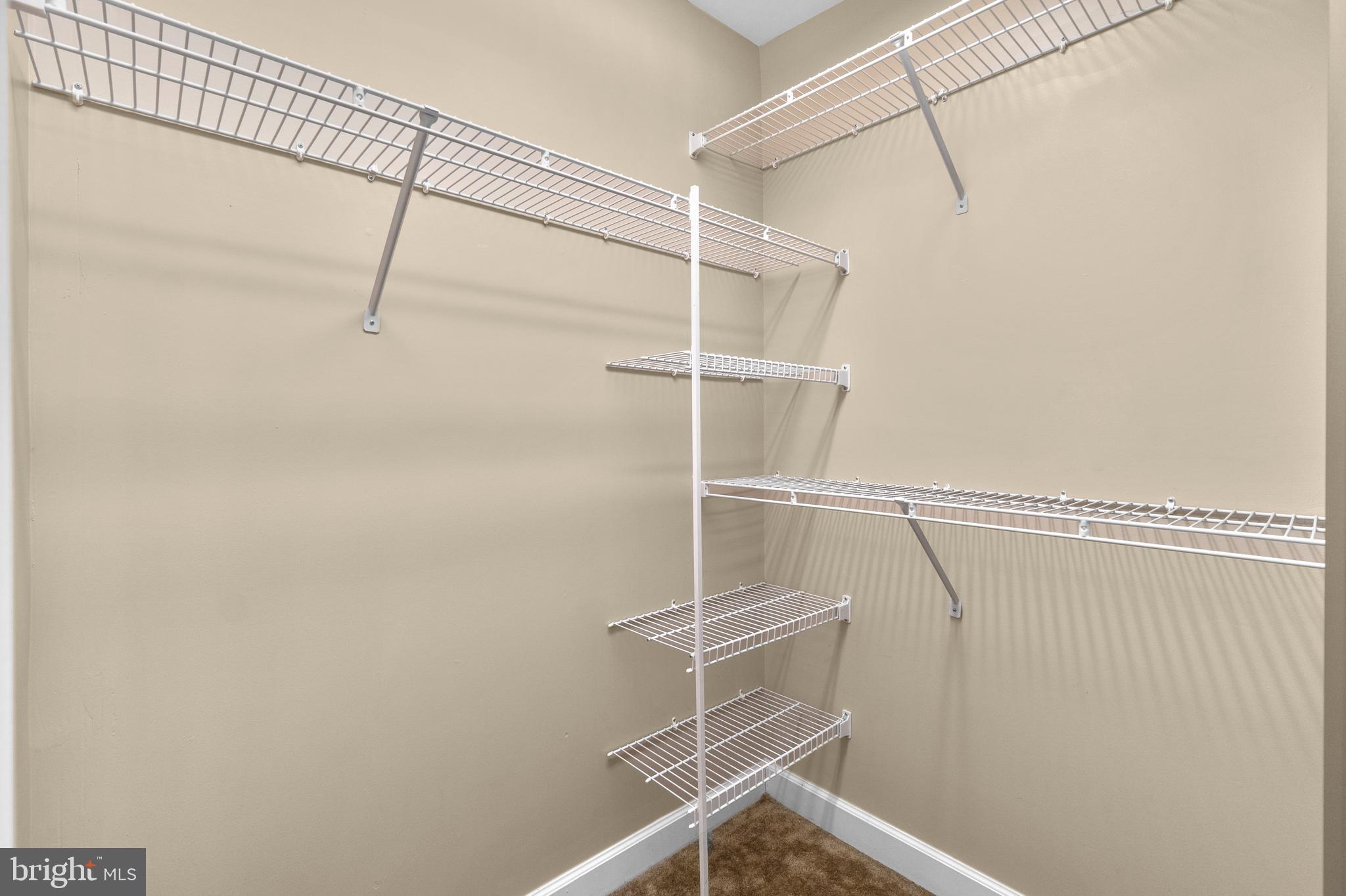 FALLS GABLE - Residential Lease