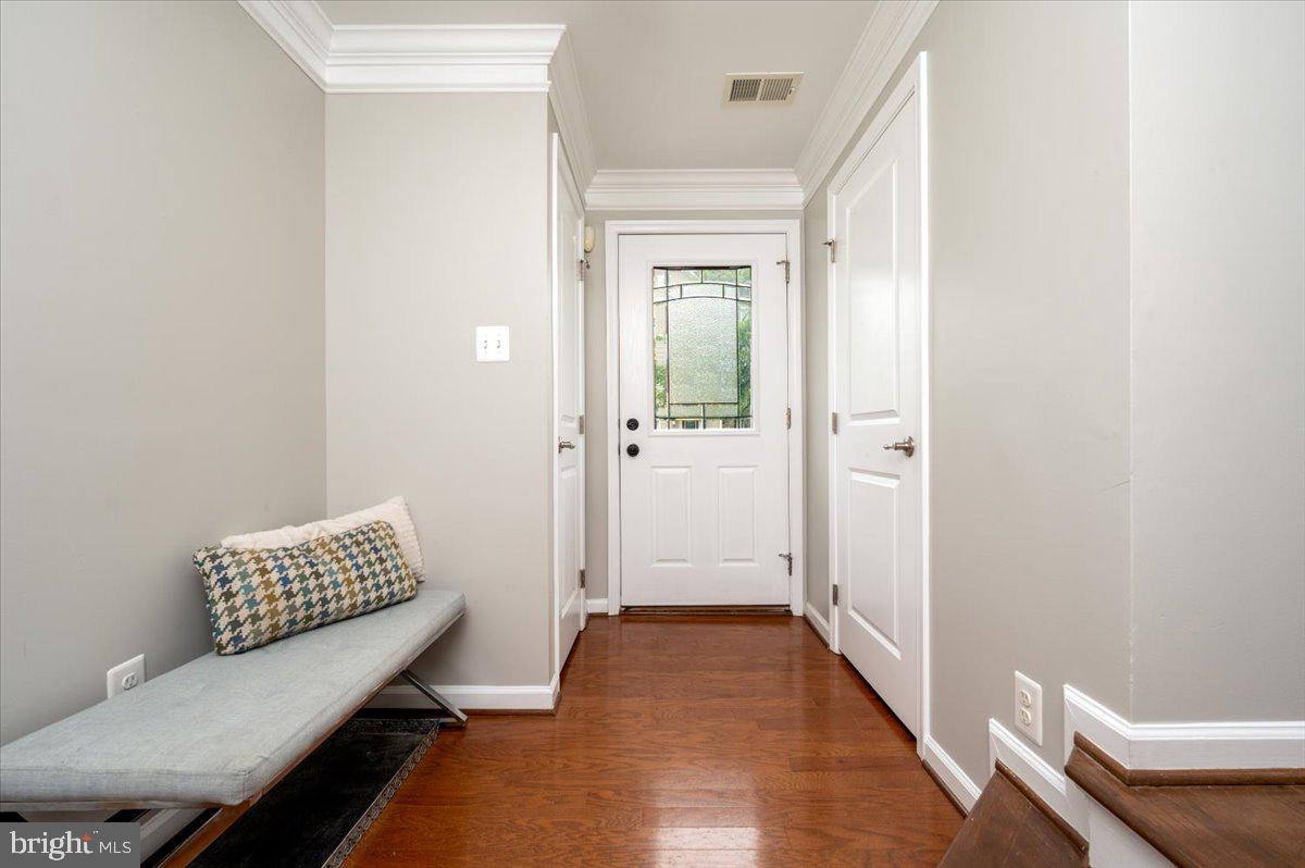 636 FOXWOOD DRIVE - Photo 4
