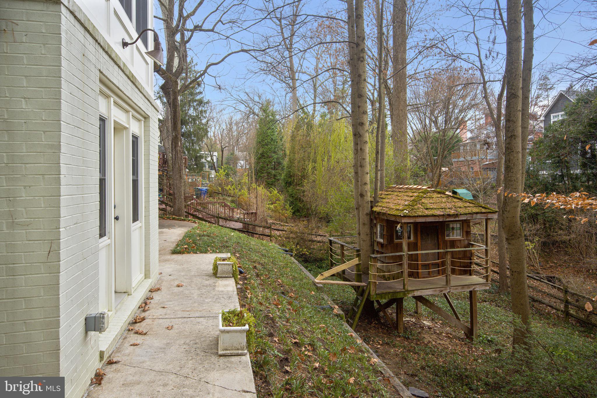 BARNABY WOODS - Residential