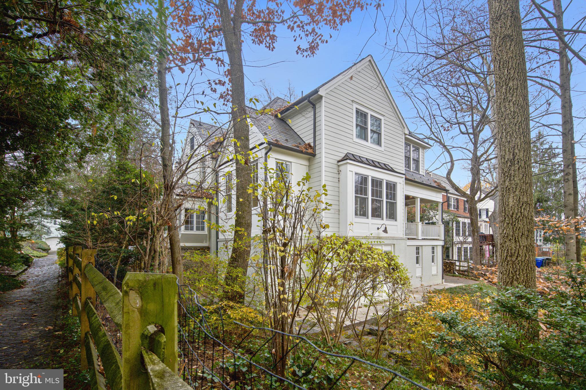 BARNABY WOODS - Residential