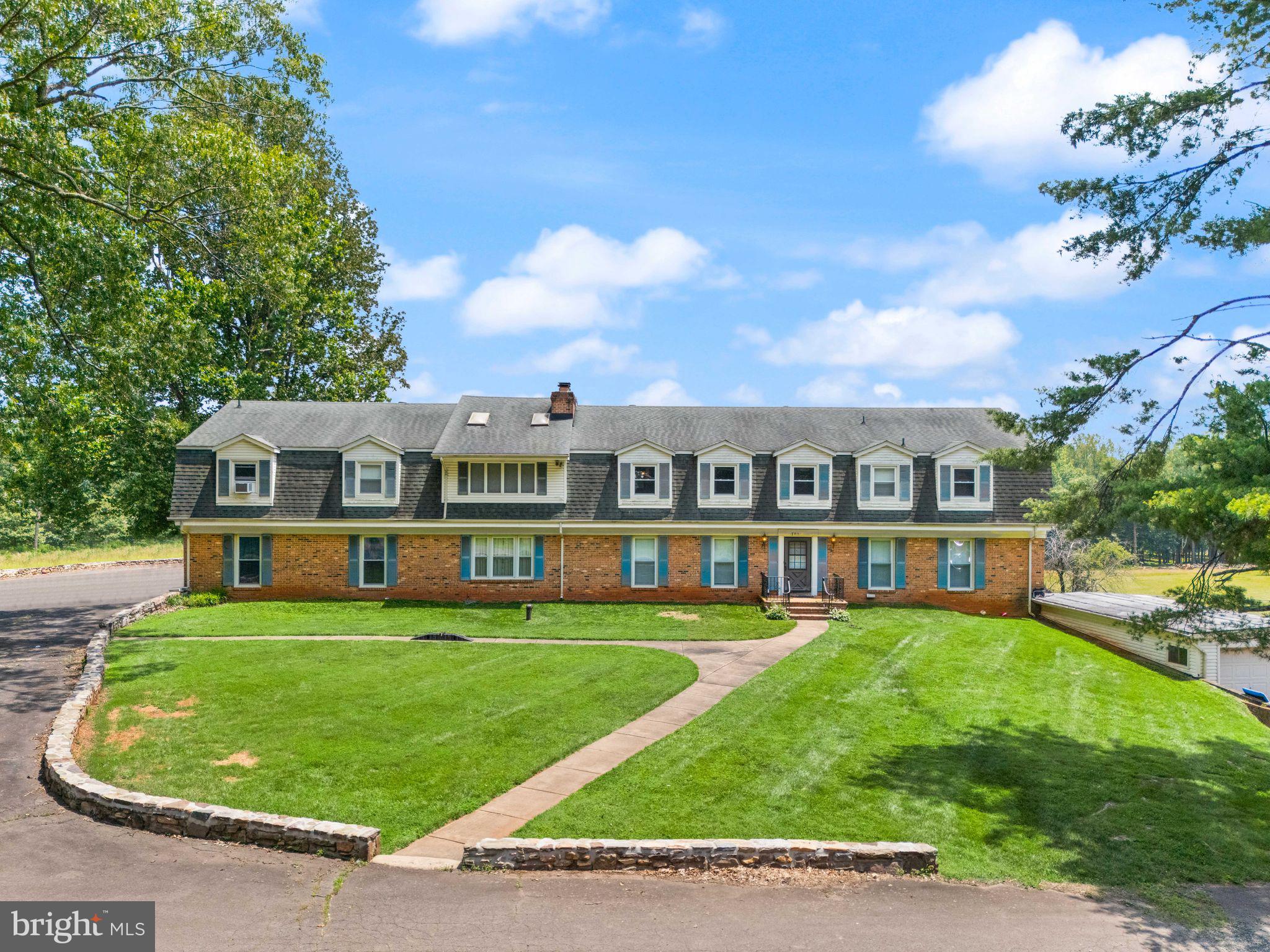 7511 & 7519 ELMORES LANE