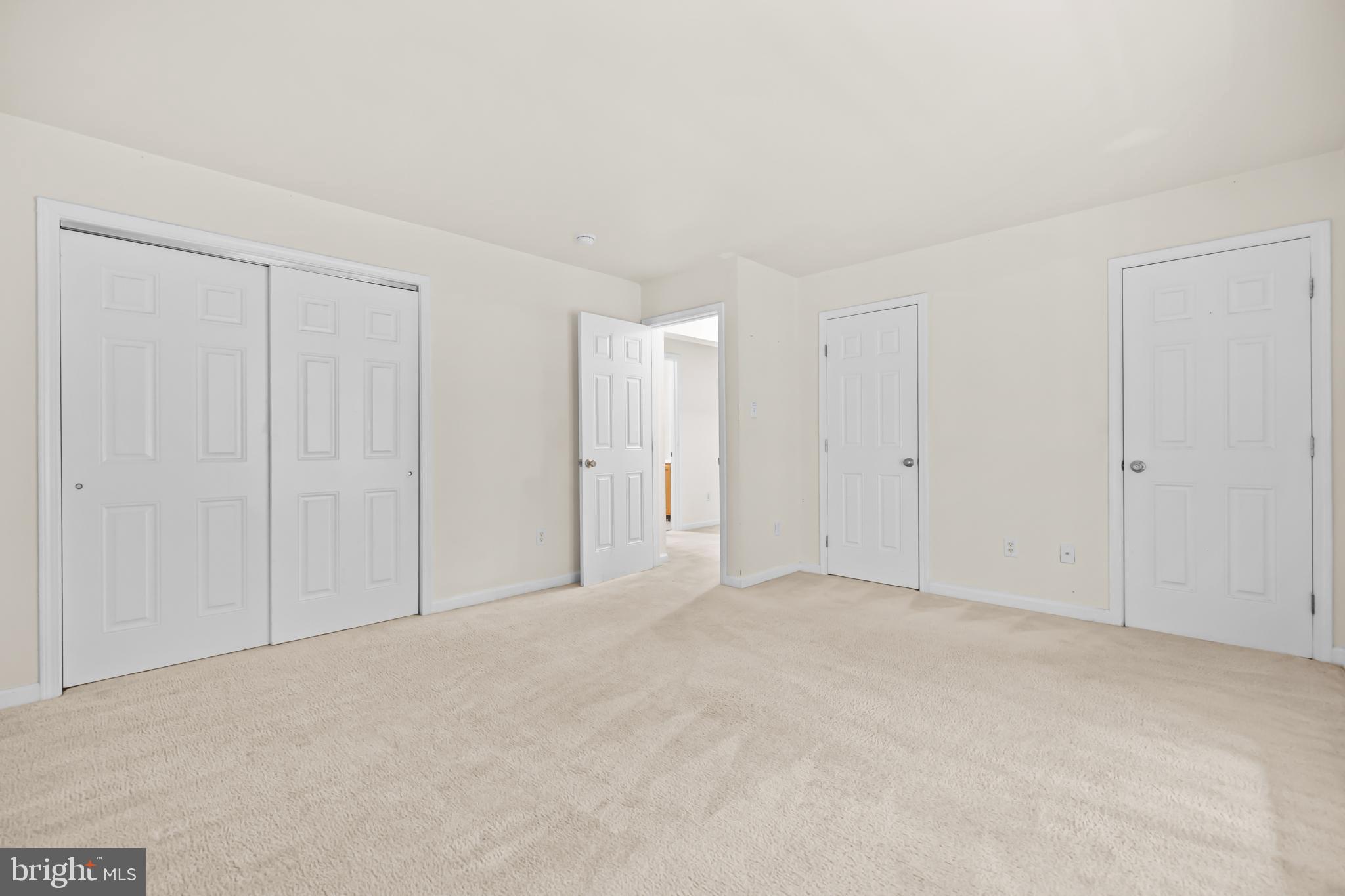 PRESIDENTIAL LAKES - Residential