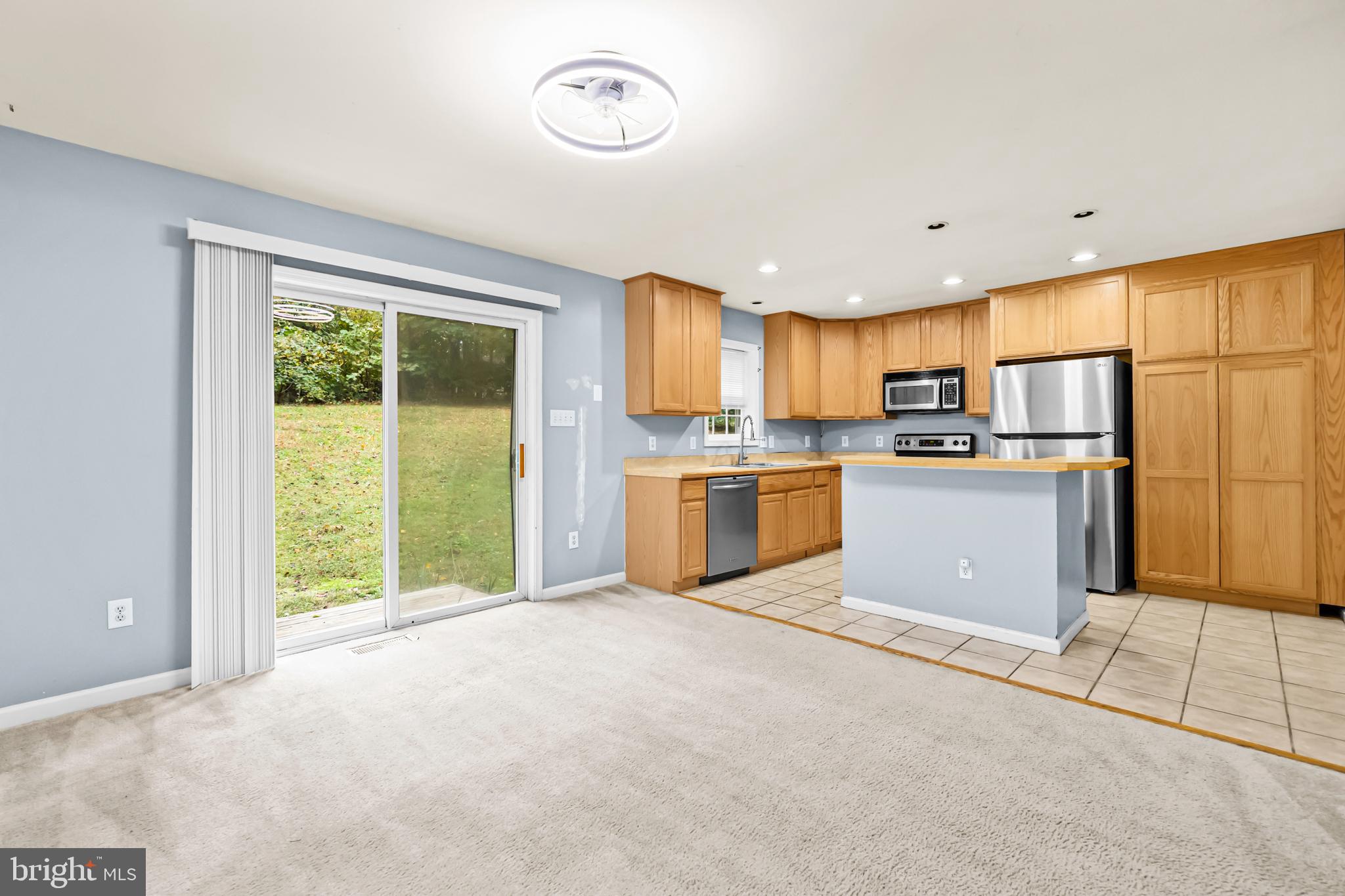 PRESIDENTIAL LAKES - Residential