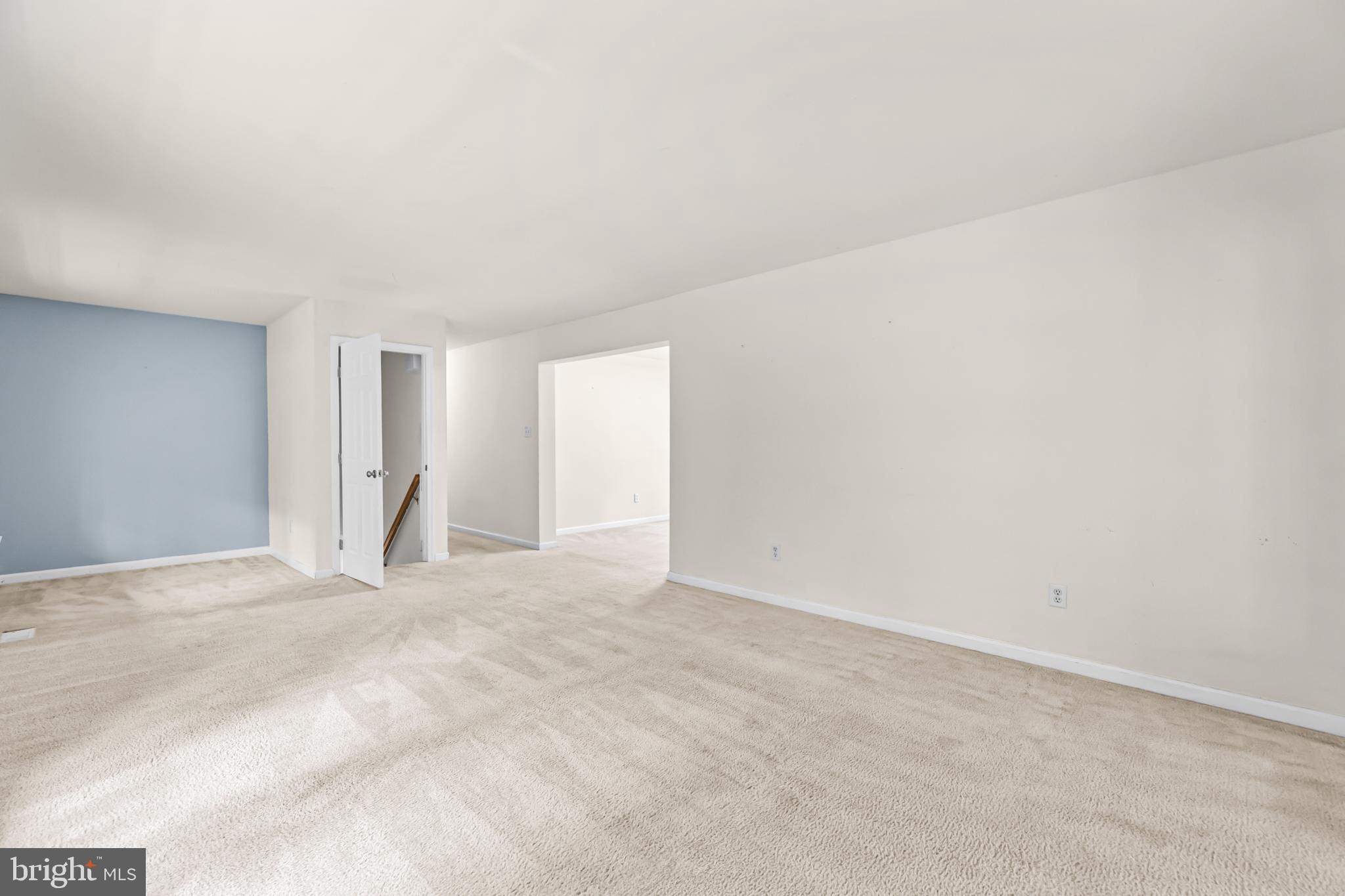 PRESIDENTIAL LAKES - Residential