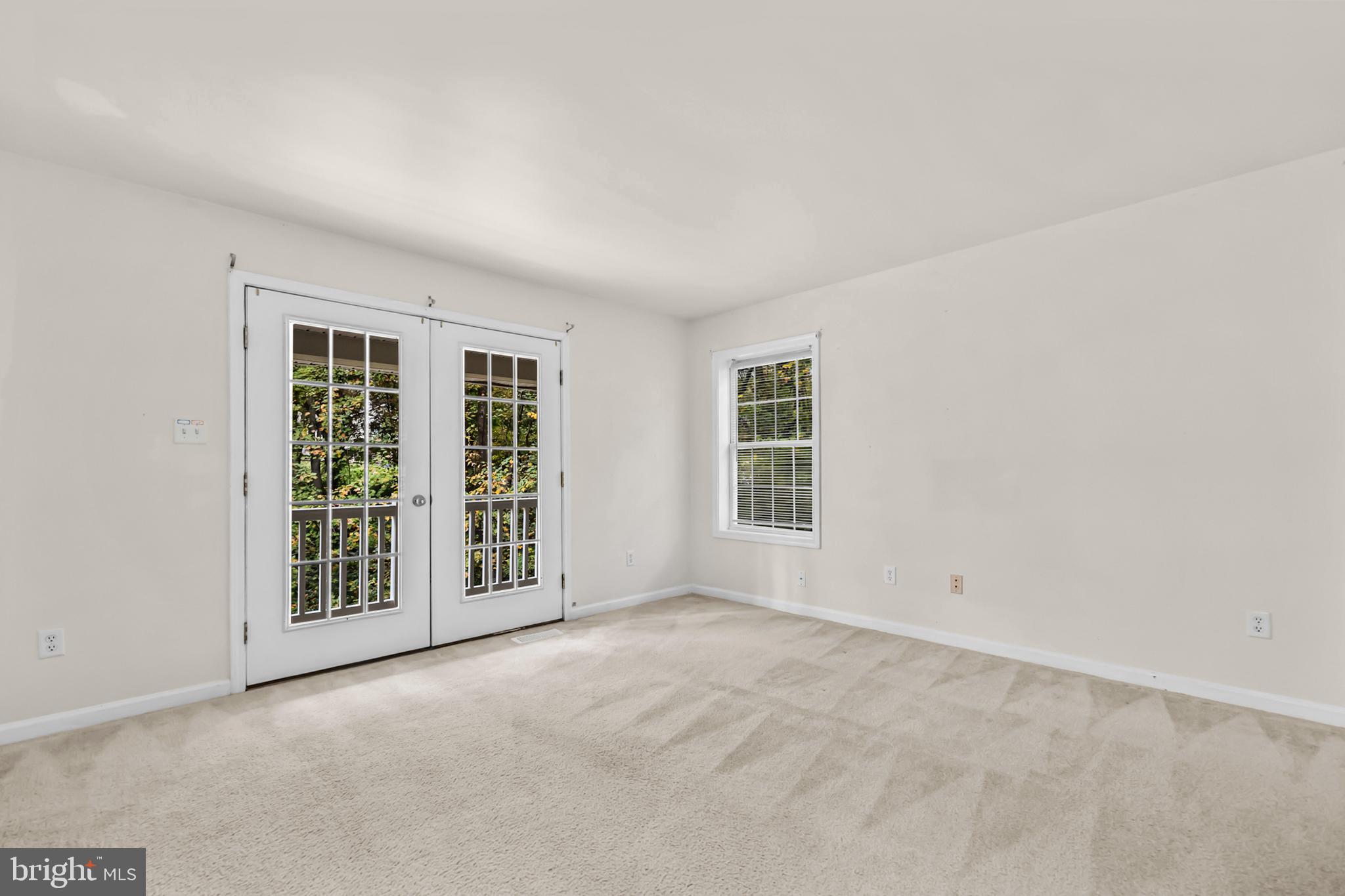 PRESIDENTIAL LAKES - Residential