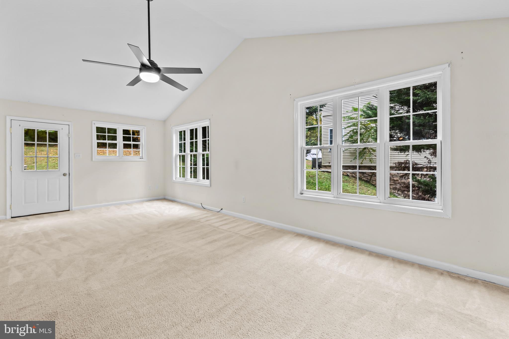 PRESIDENTIAL LAKES - Residential