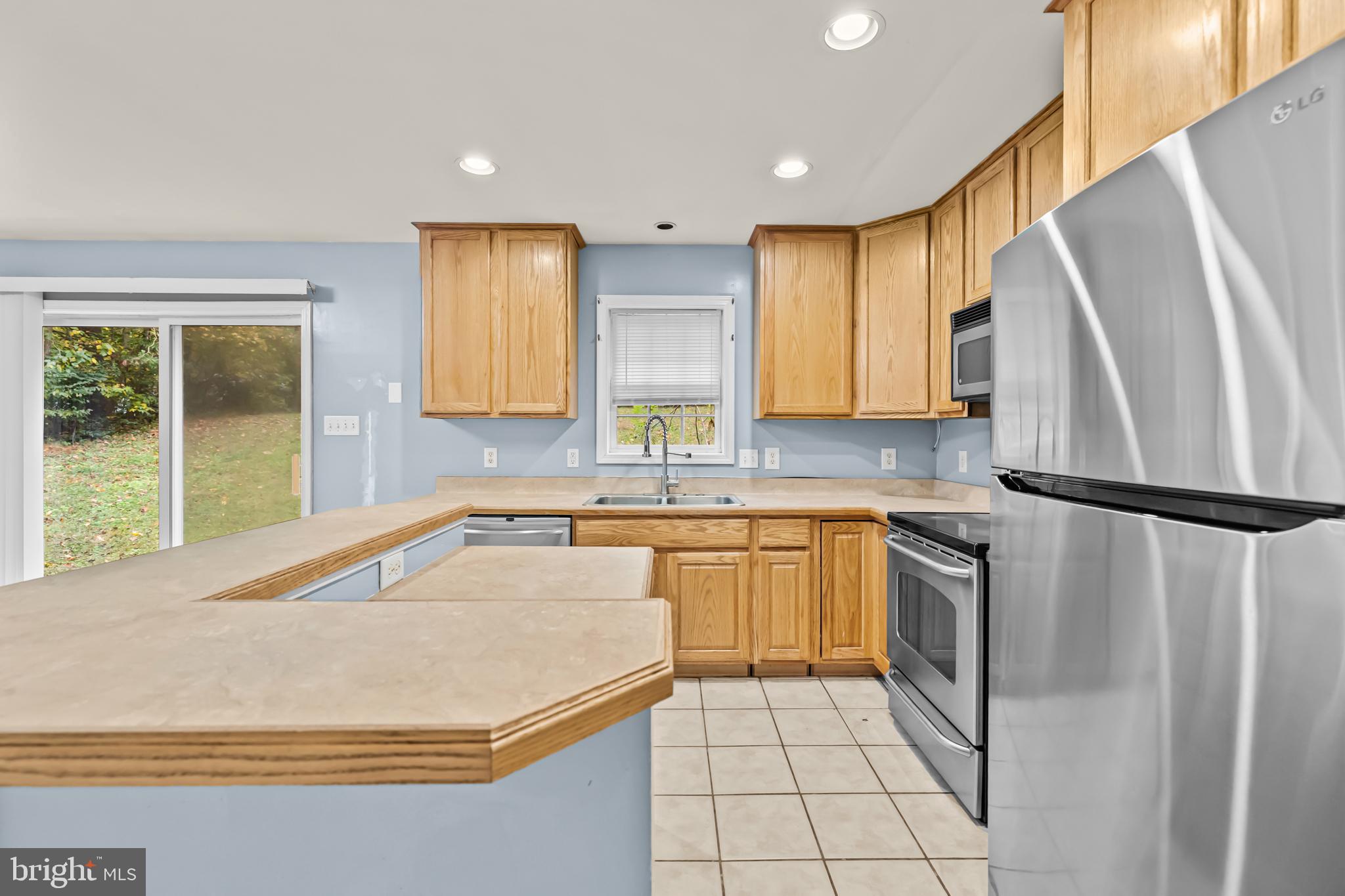 PRESIDENTIAL LAKES - Residential