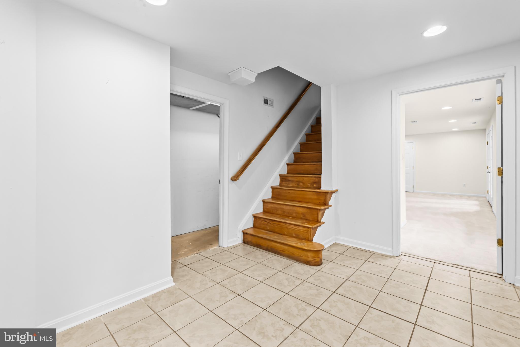 PRESIDENTIAL LAKES - Residential