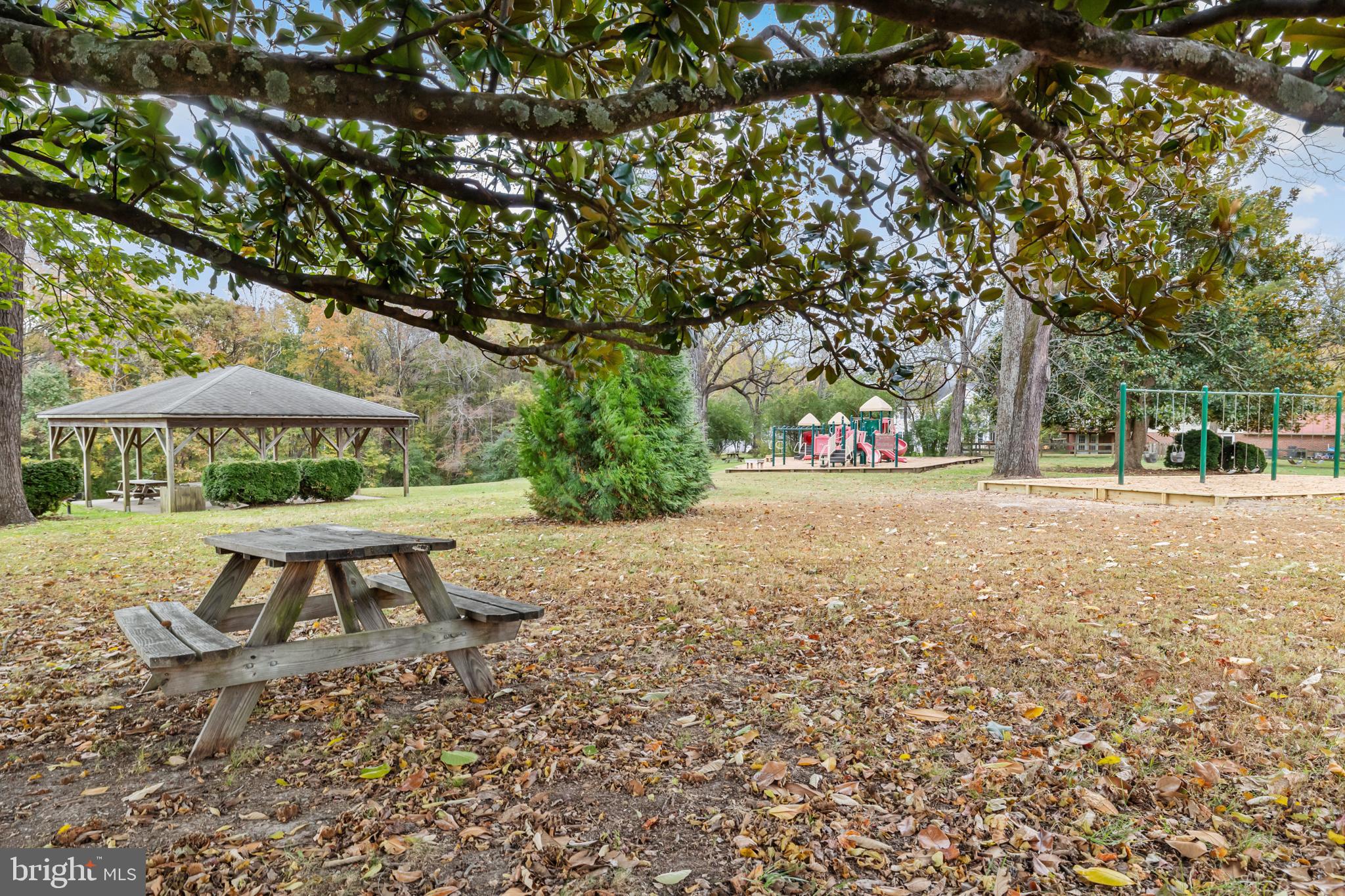 PRESIDENTIAL LAKES - Residential