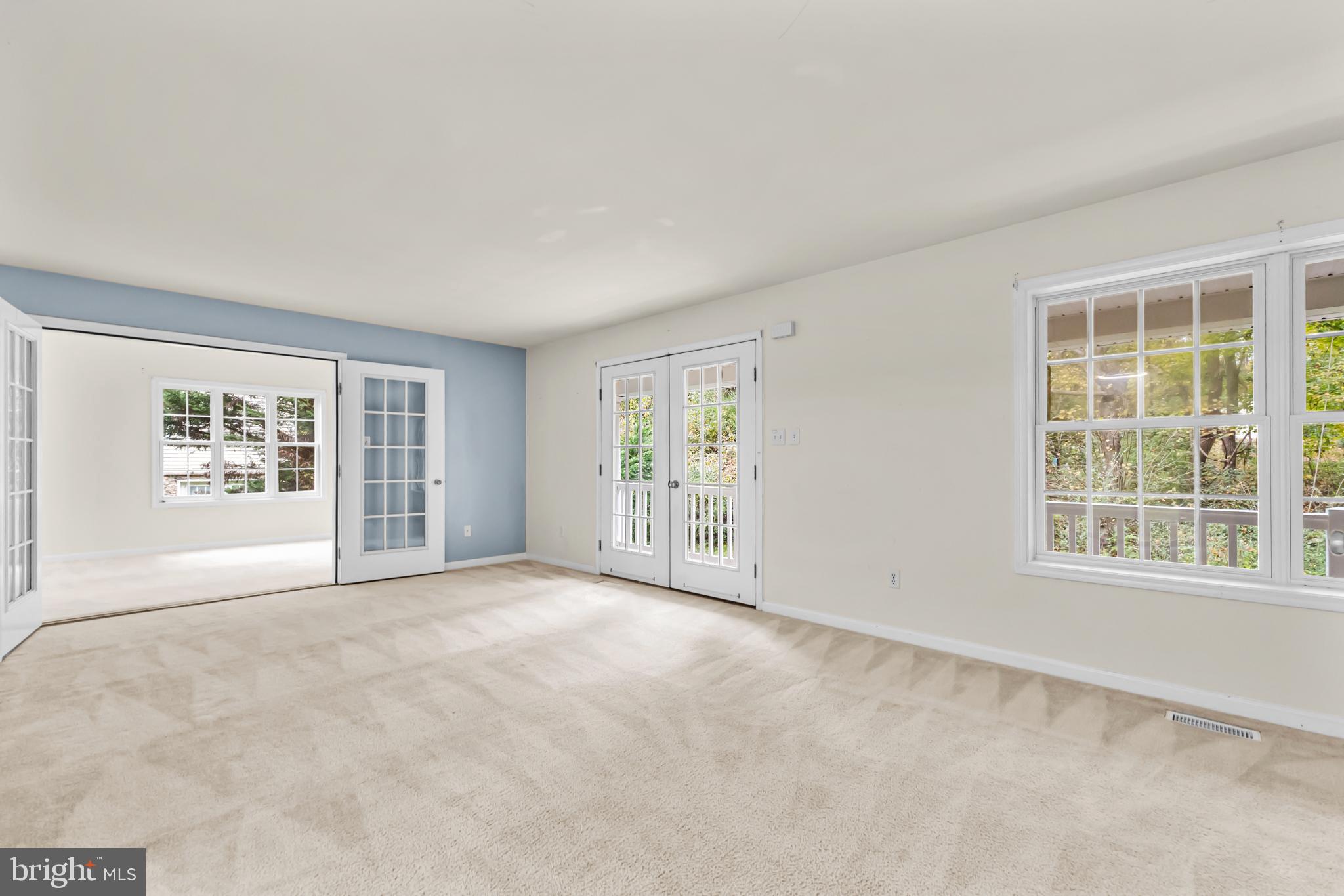 PRESIDENTIAL LAKES - Residential