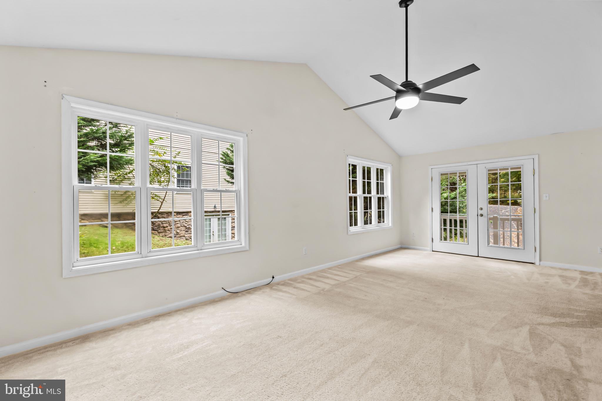 PRESIDENTIAL LAKES - Residential