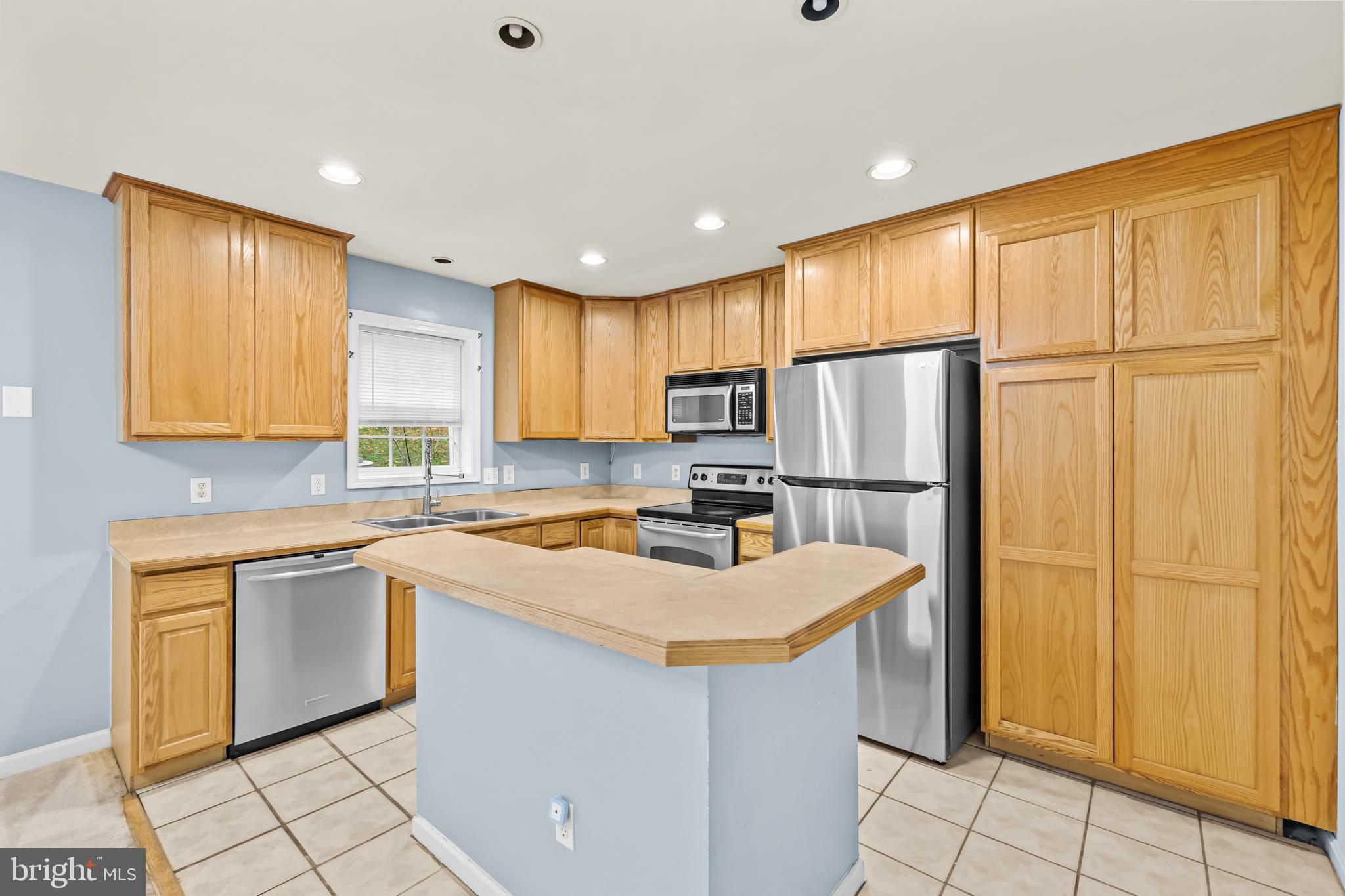 PRESIDENTIAL LAKES - Residential