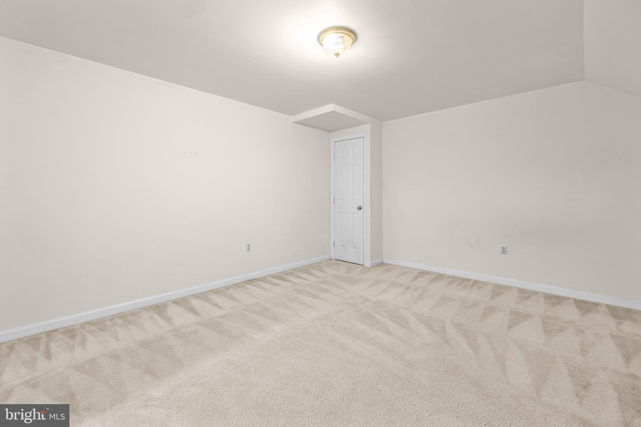 PRESIDENTIAL LAKES - Residential