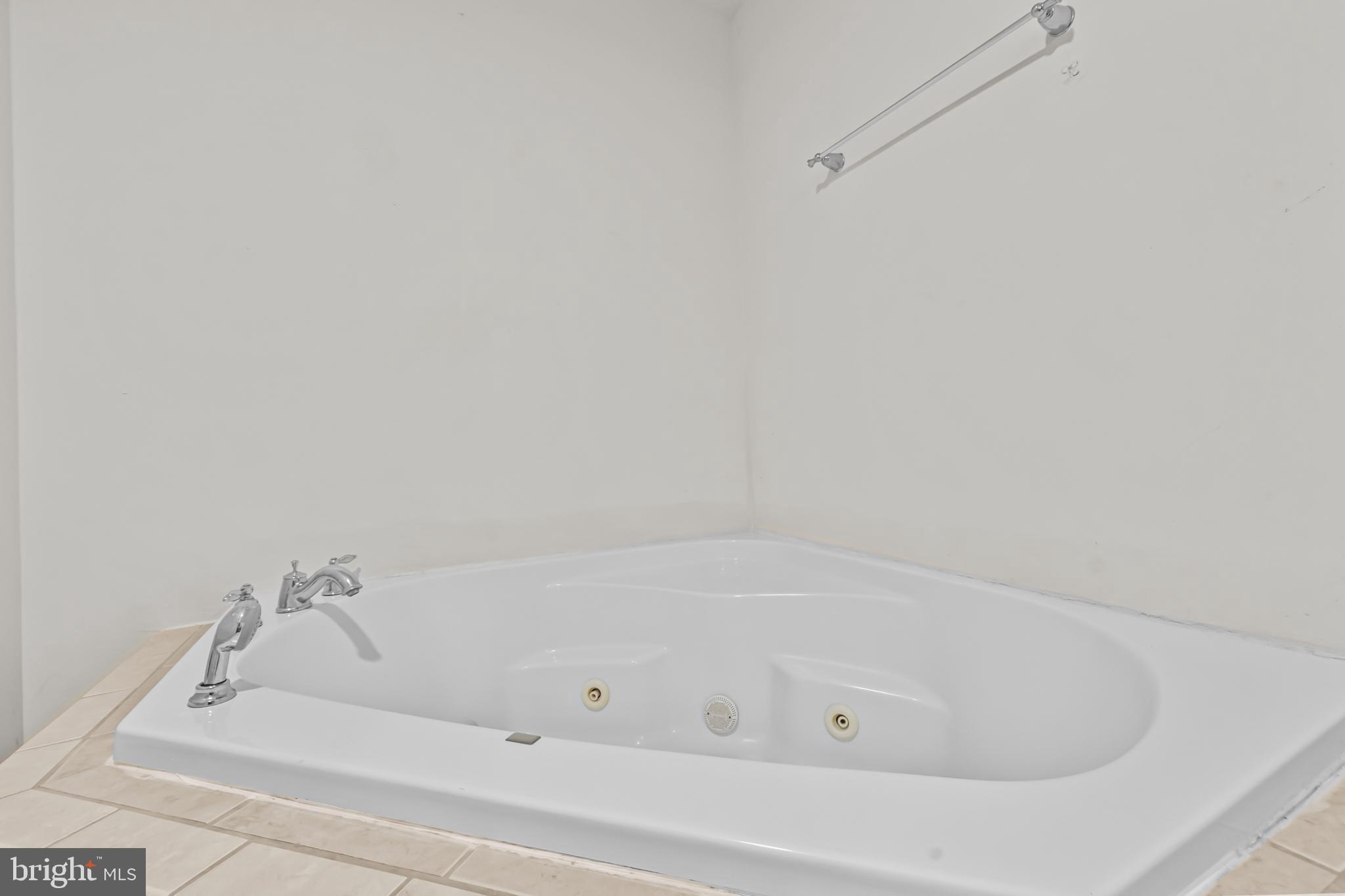 PRESIDENTIAL LAKES - Residential