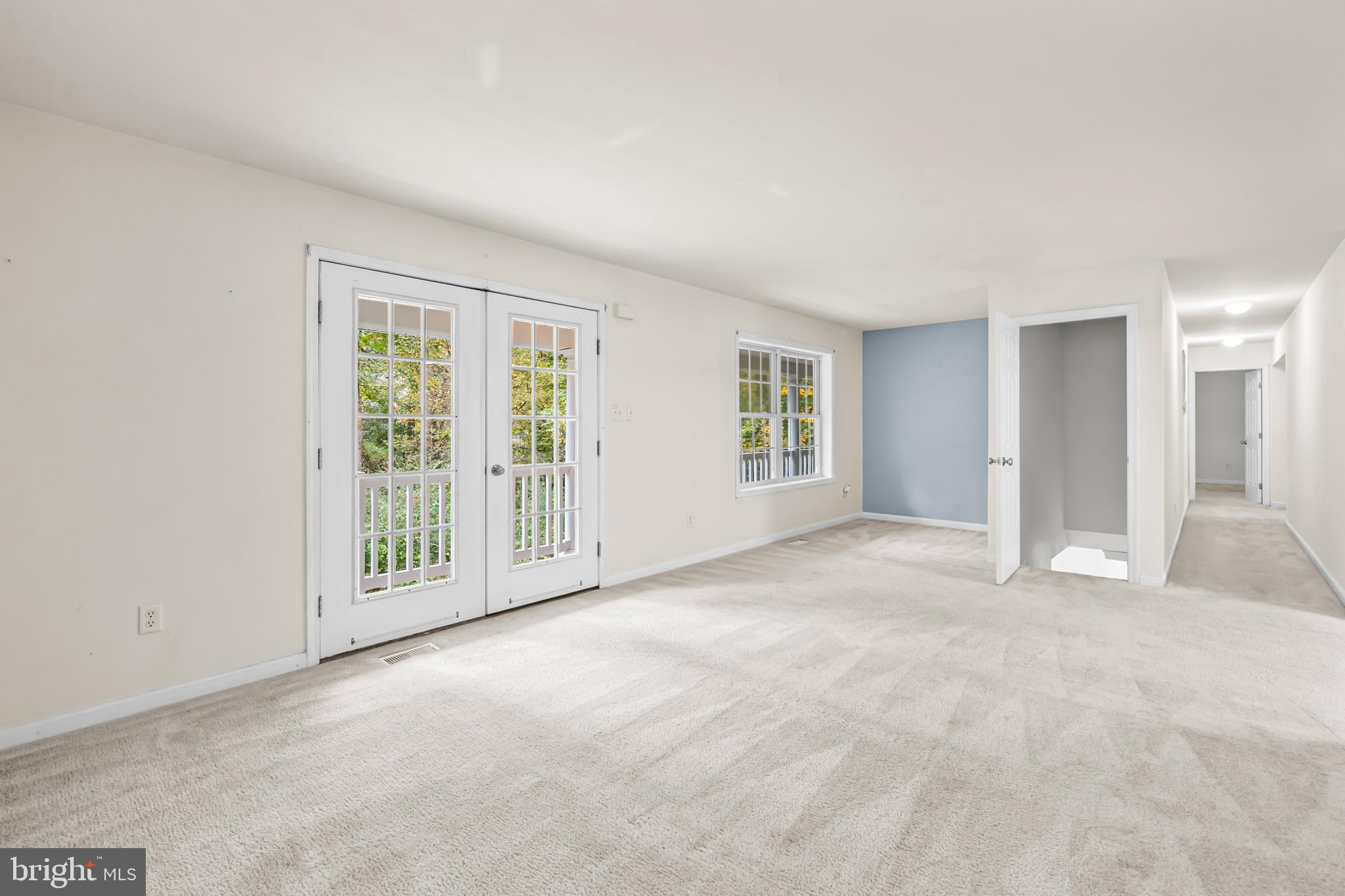 PRESIDENTIAL LAKES - Residential