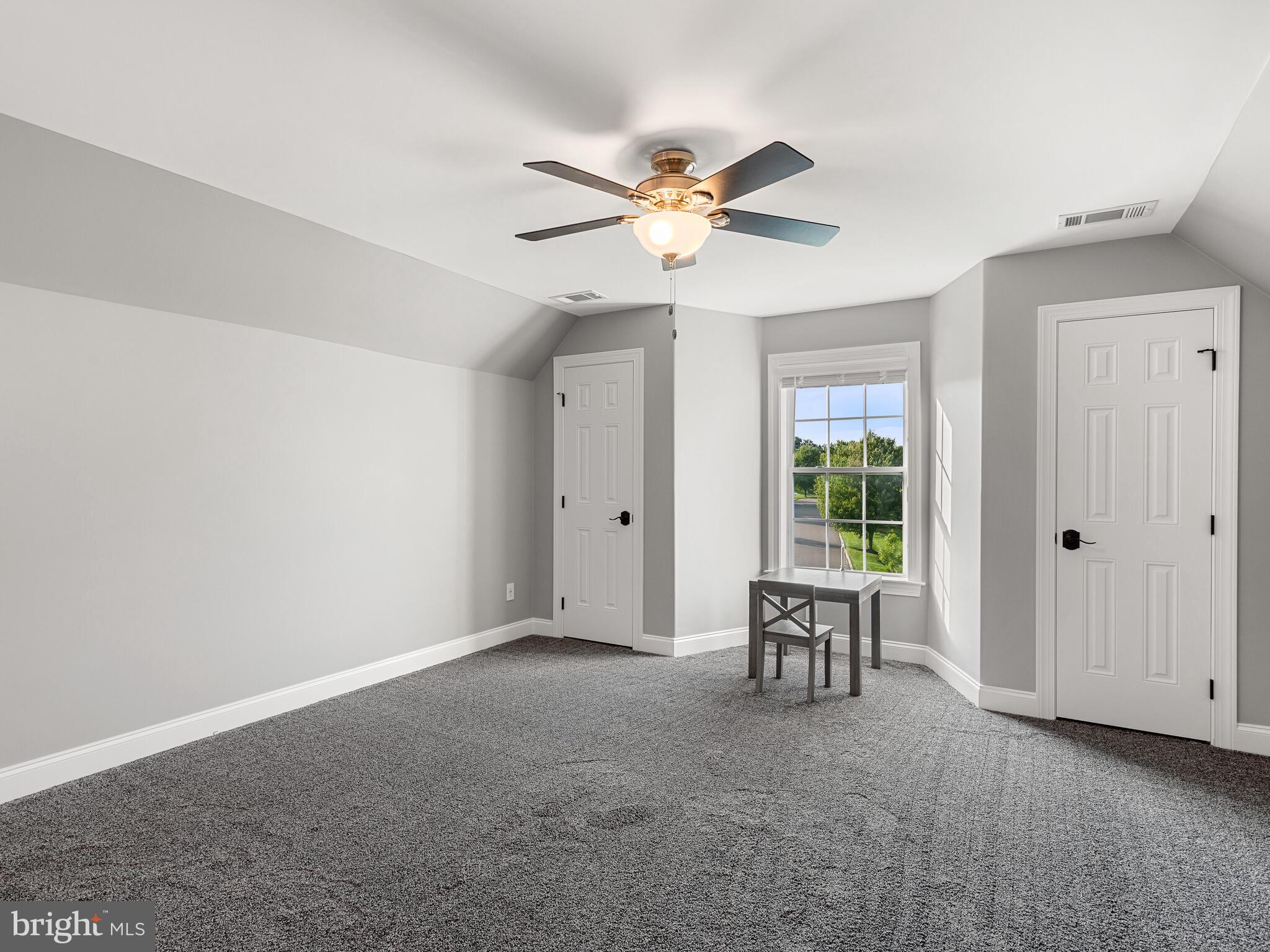 WHITE CLAY KNOLL - Residential