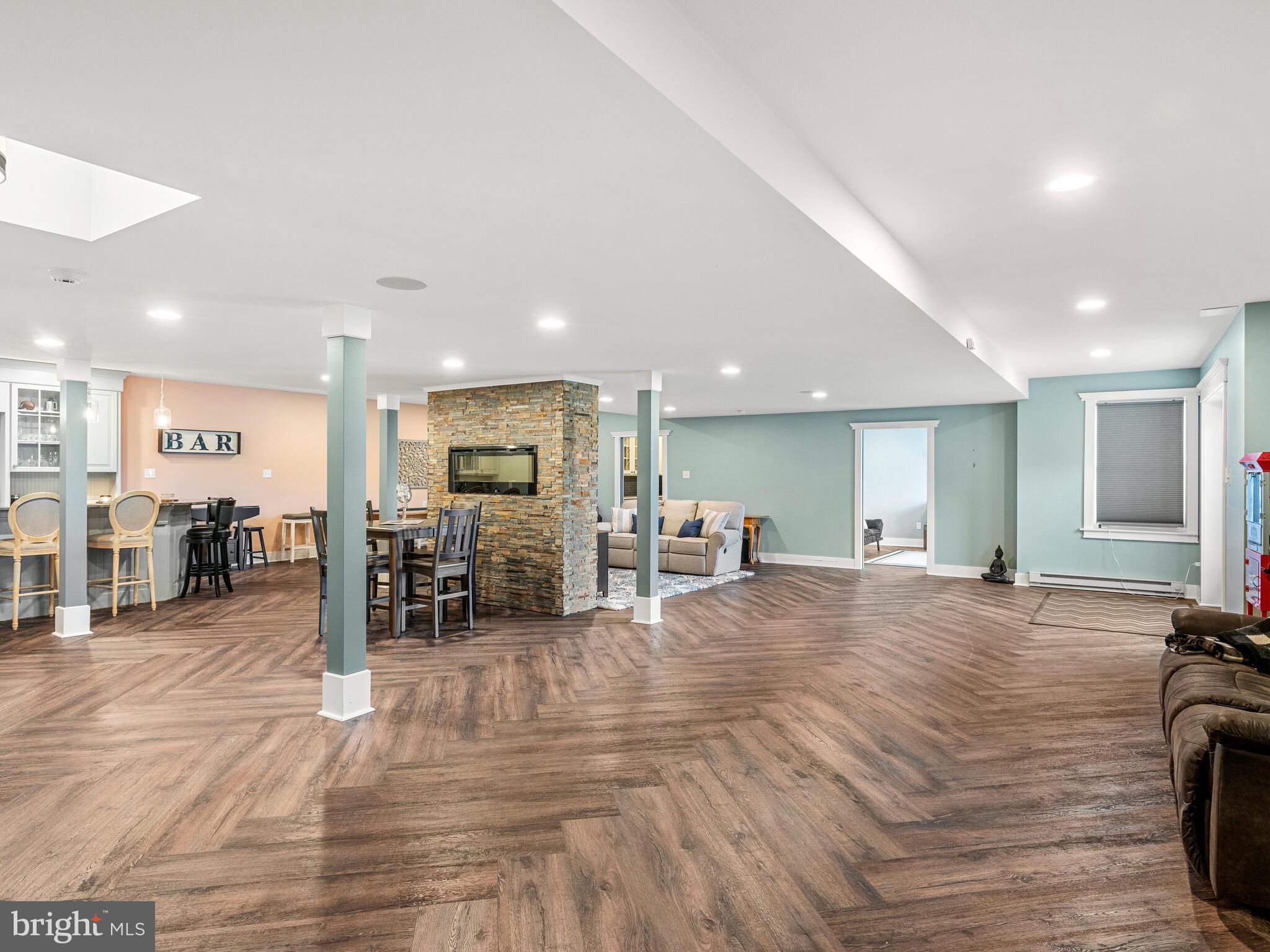 WHITE CLAY KNOLL - Residential