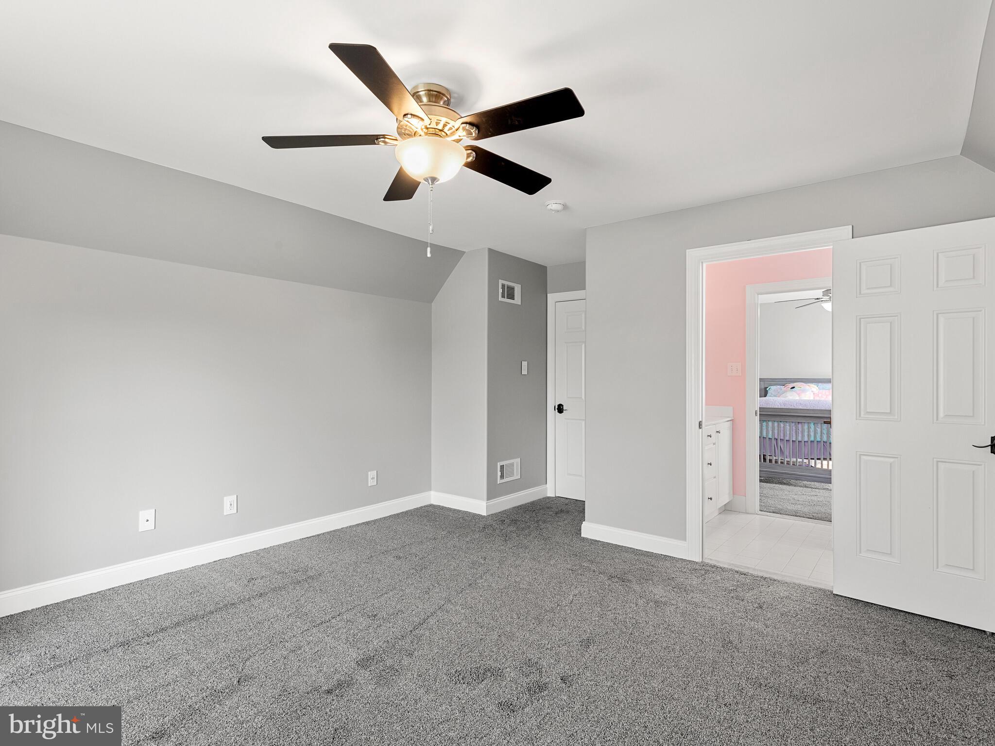 WHITE CLAY KNOLL - Residential