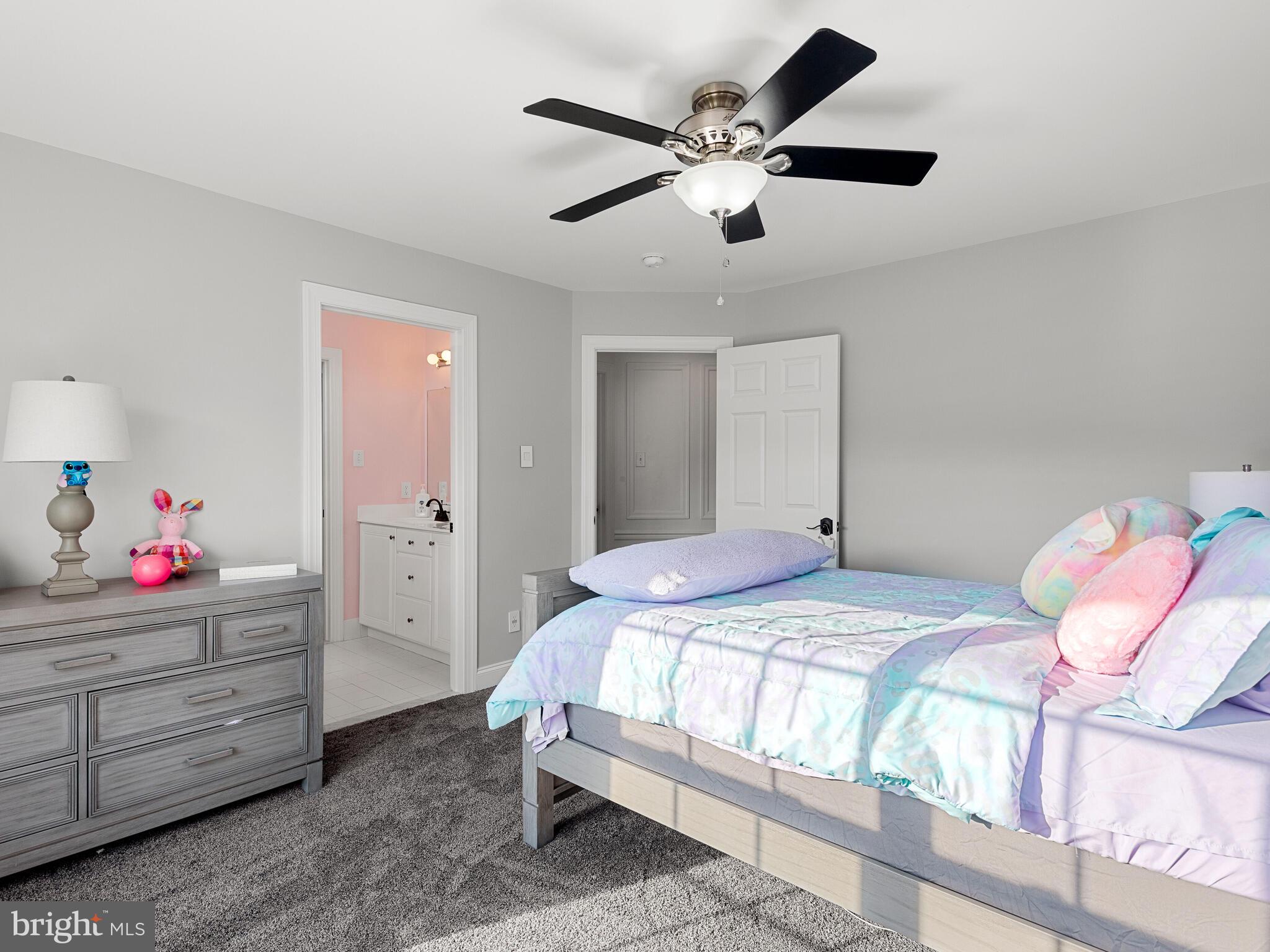 WHITE CLAY KNOLL - Residential