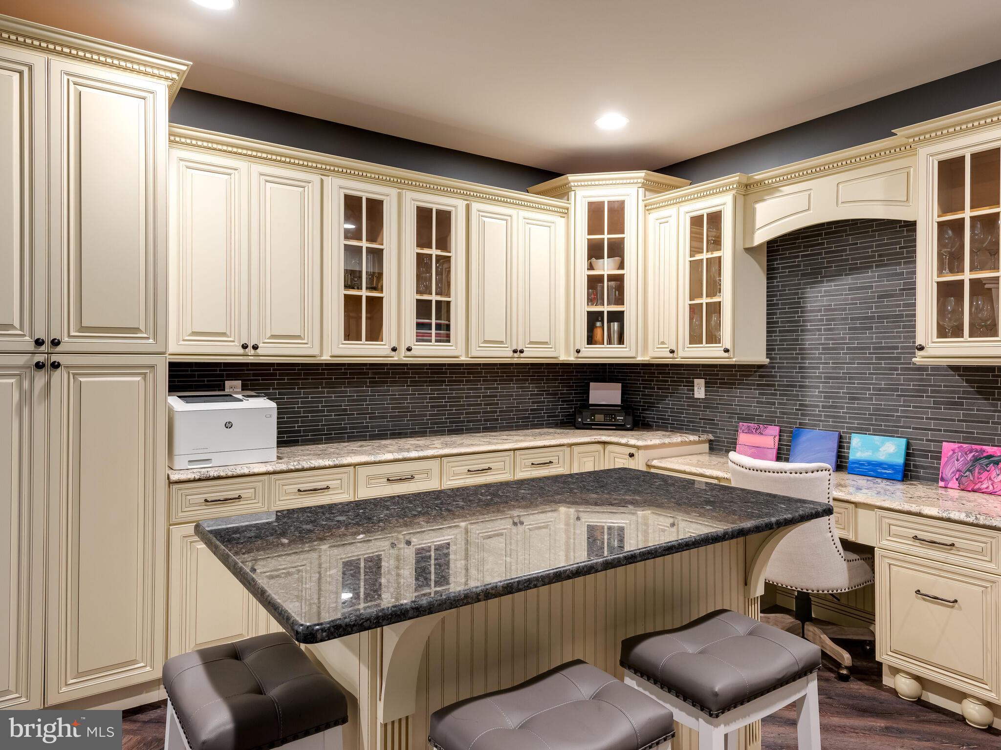 WHITE CLAY KNOLL - Residential