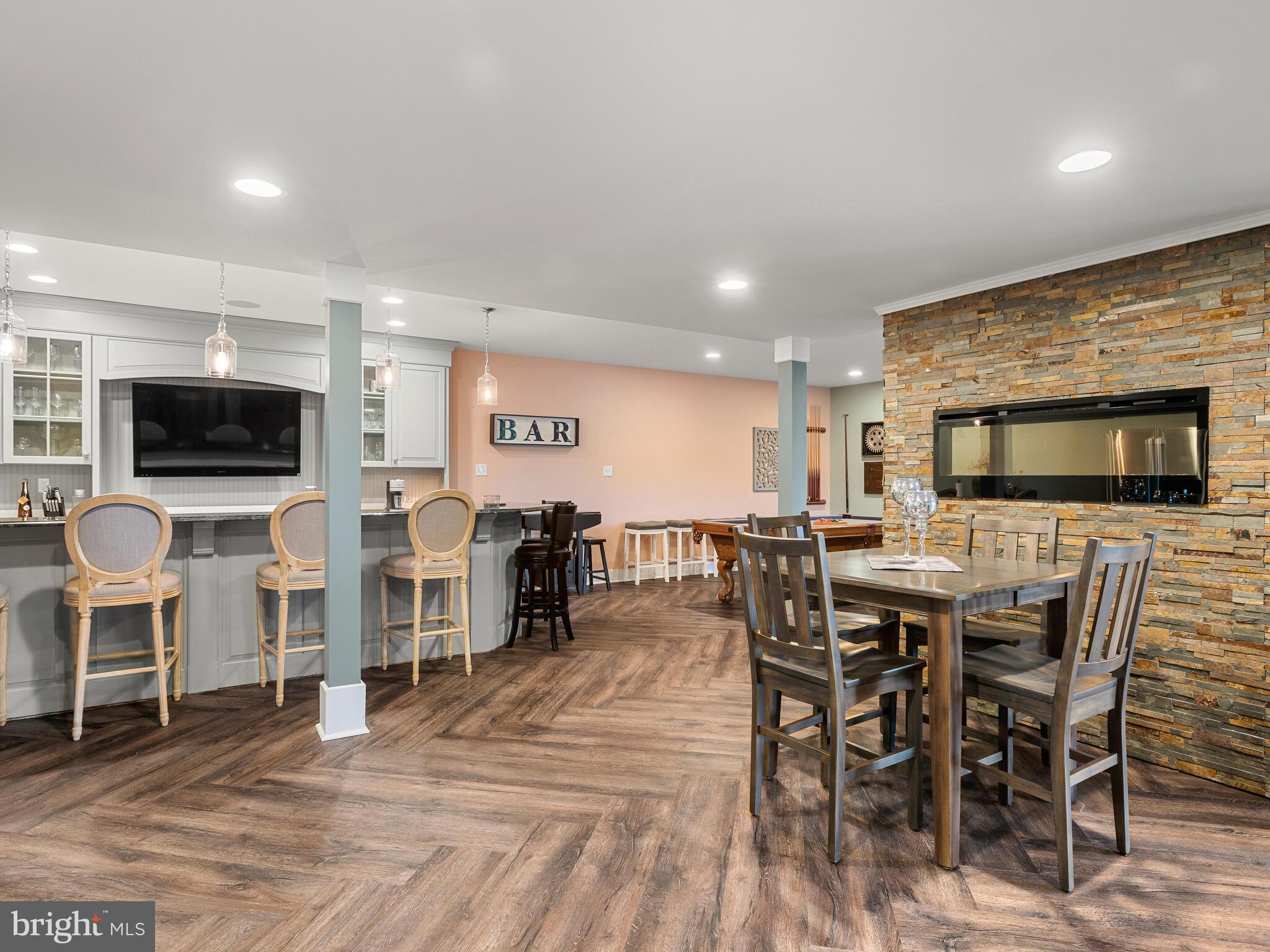 WHITE CLAY KNOLL - Residential