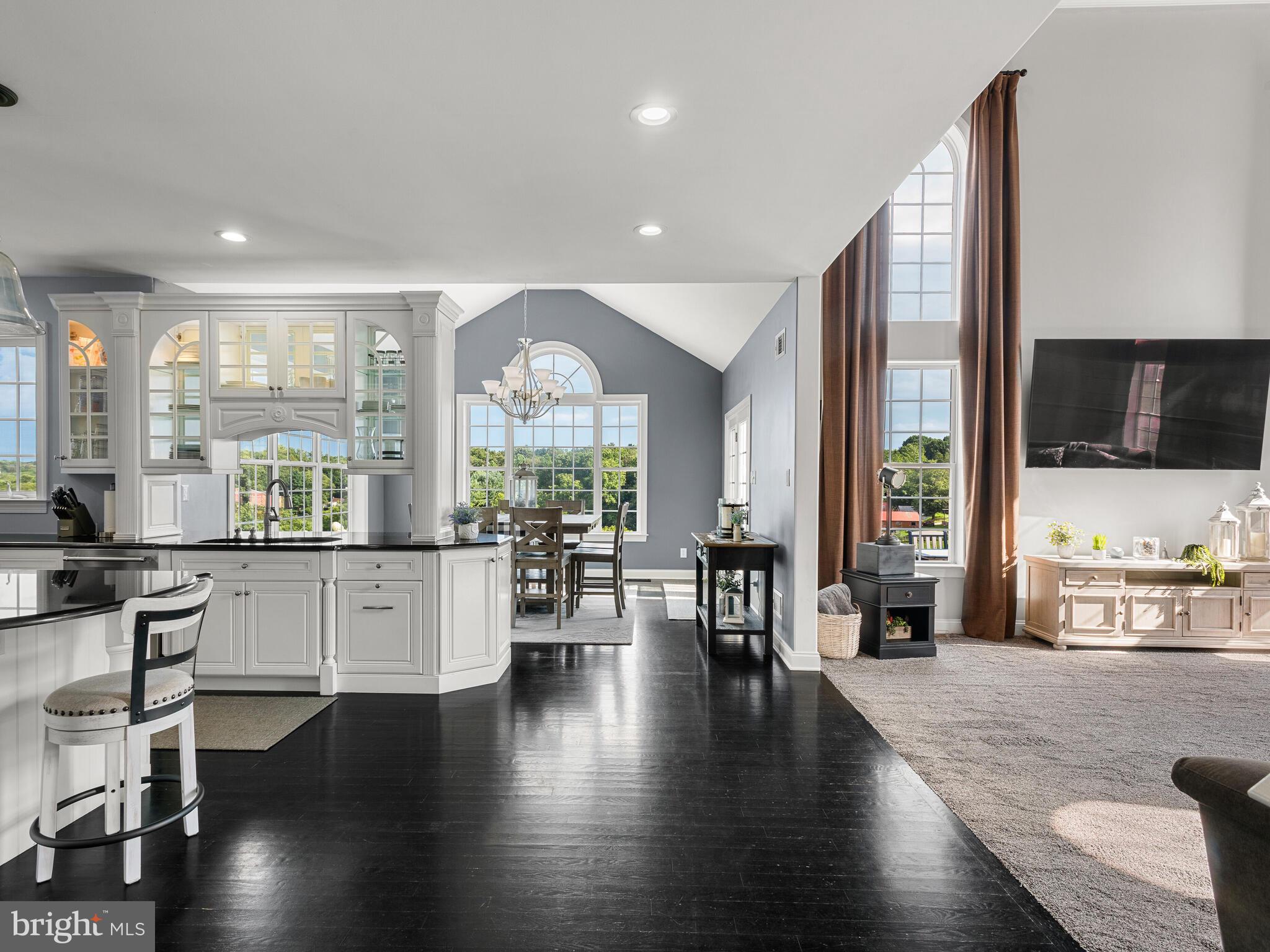 WHITE CLAY KNOLL - Residential