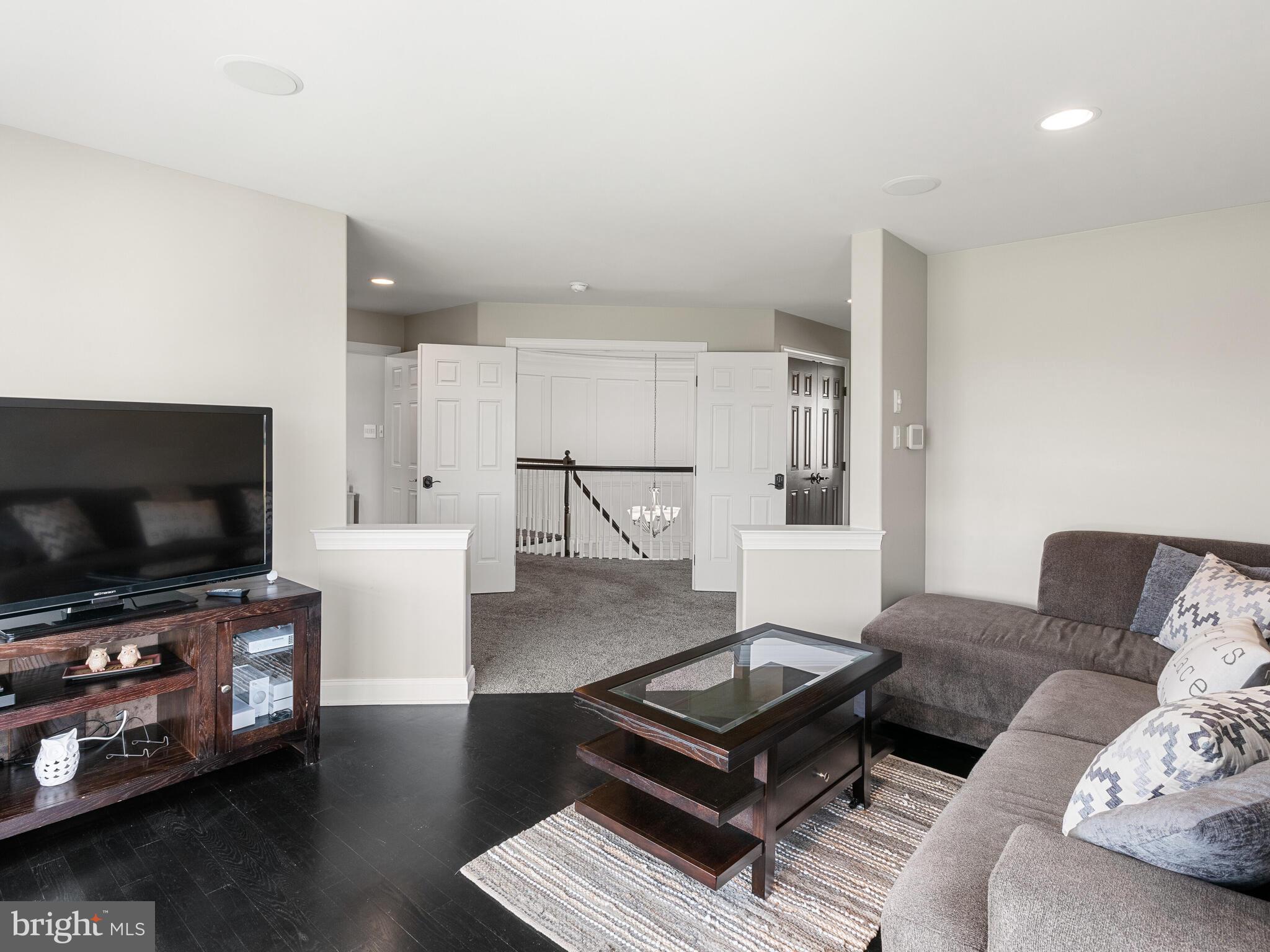 WHITE CLAY KNOLL - Residential