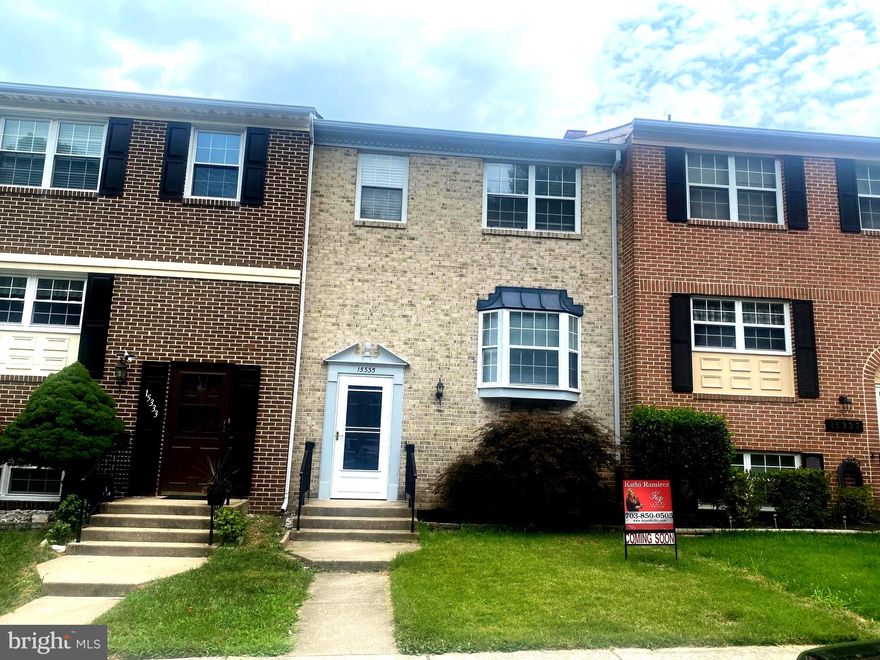 Total Pride Ownership! Prime location in Rippon Landing. Kitchen was completely gutted and remodeled with brand new cabinets, granite, ceramic tiles and SS appliances.  New hardwood floors throughout the entire home. Master bedroom features its own private full bath. The basement is a walkout basement with a full bath and extra room that can be used as a bedroom or office space. This property is move in ready! Please use Rent spree for credit and background check. Credit must be 620+ or higher.