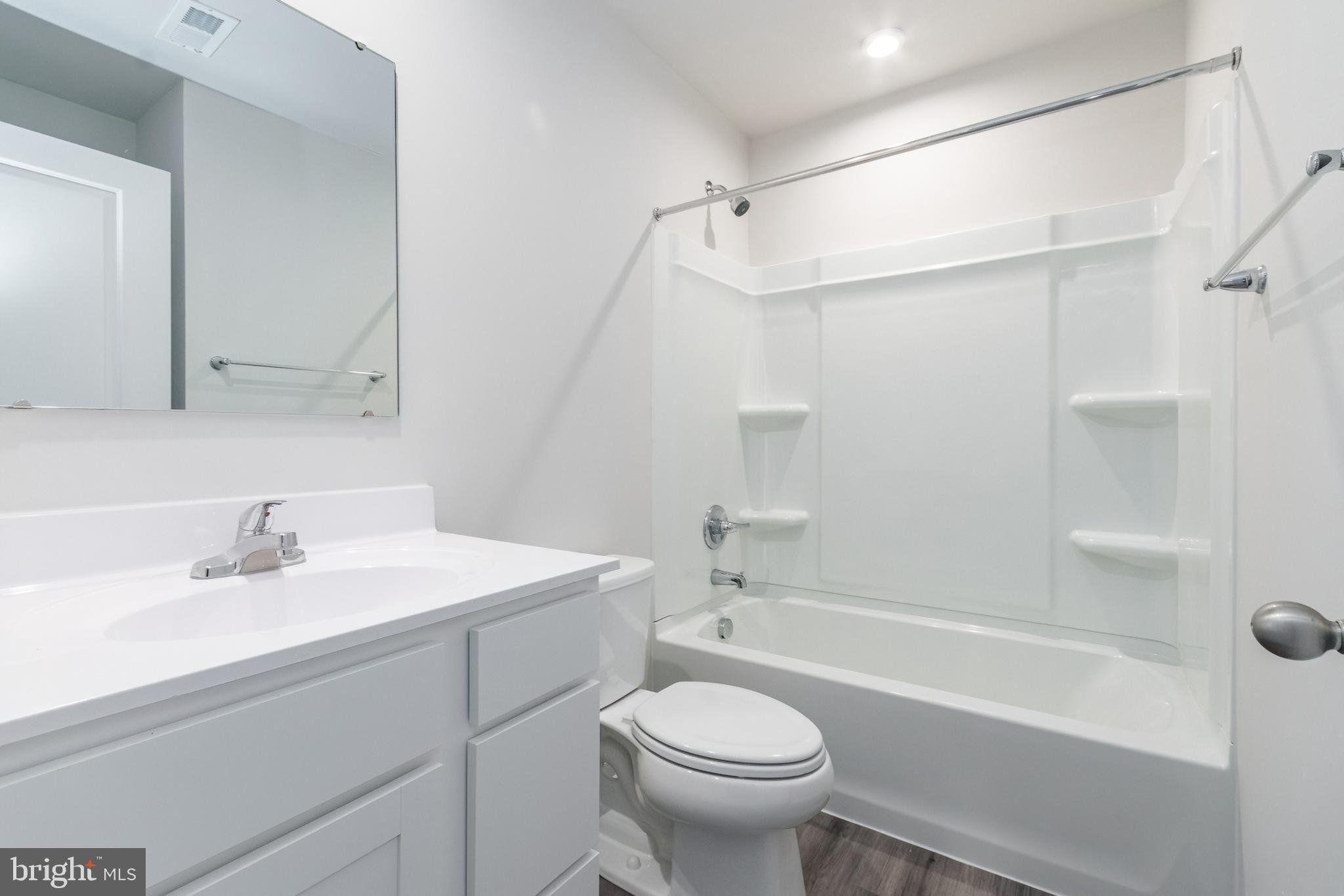 THE LAKES AT MARTINSBURG - Residential Lease