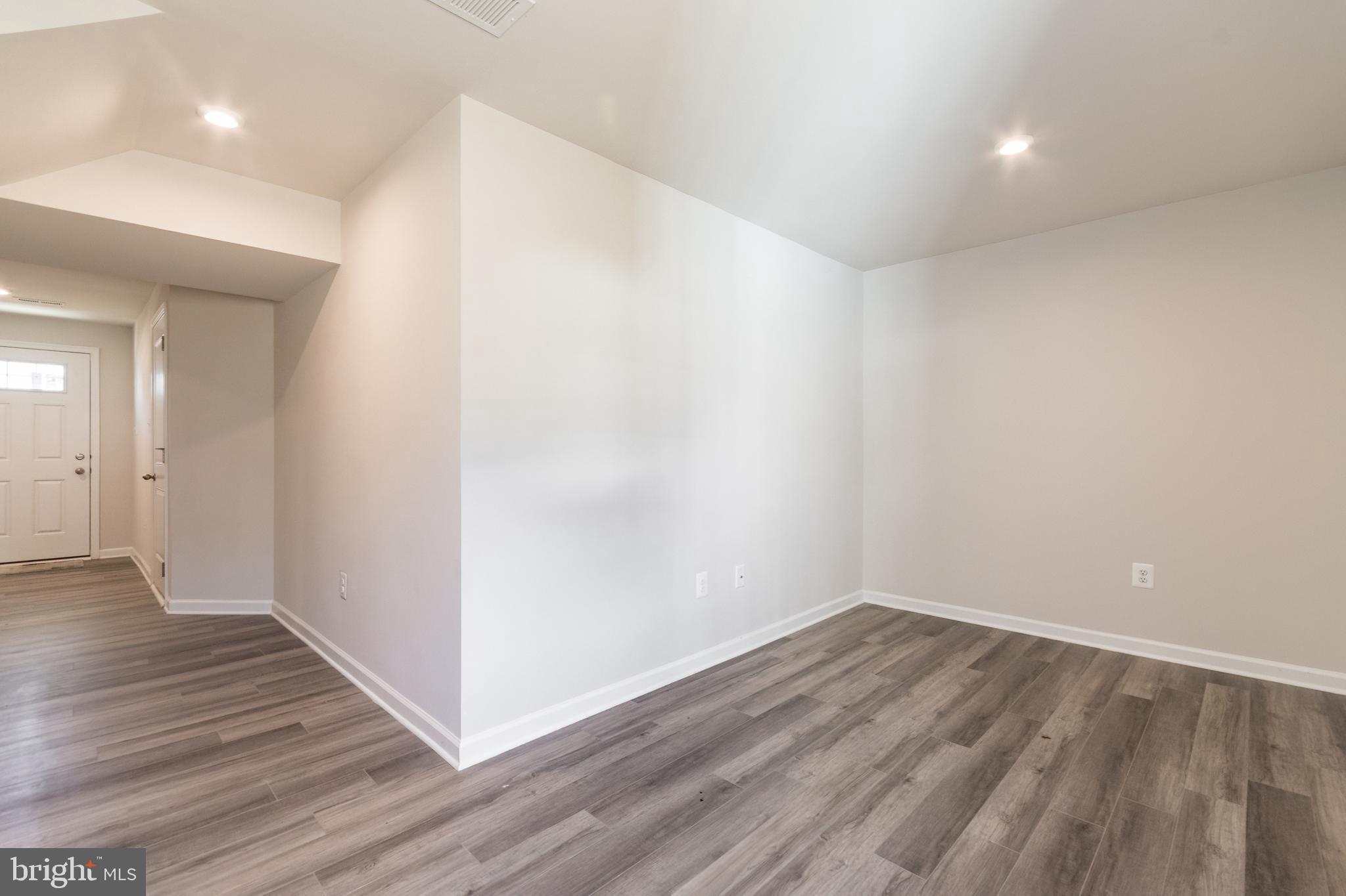 THE LAKES AT MARTINSBURG - Residential Lease