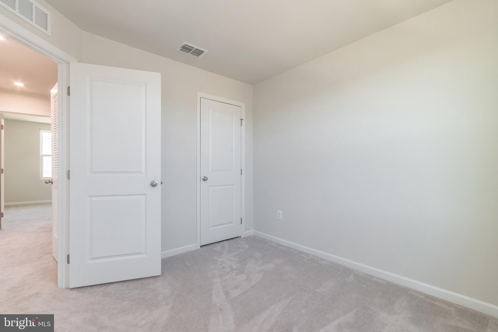 THE LAKES AT MARTINSBURG - Residential Lease