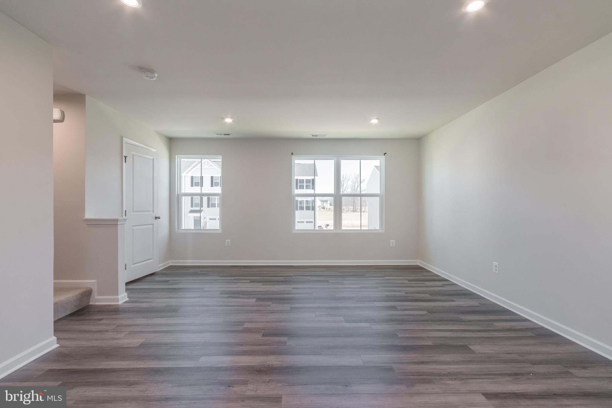 THE LAKES AT MARTINSBURG - Residential Lease