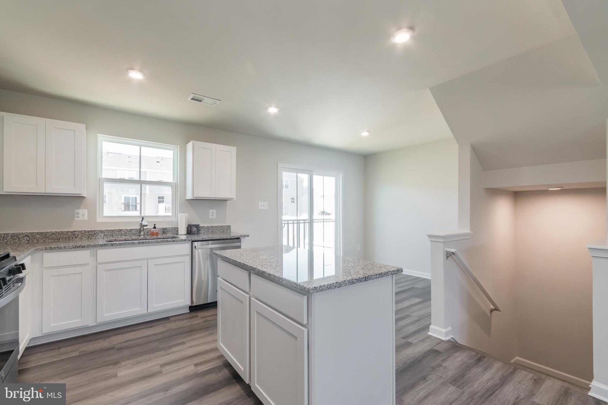 THE LAKES AT MARTINSBURG - Residential Lease