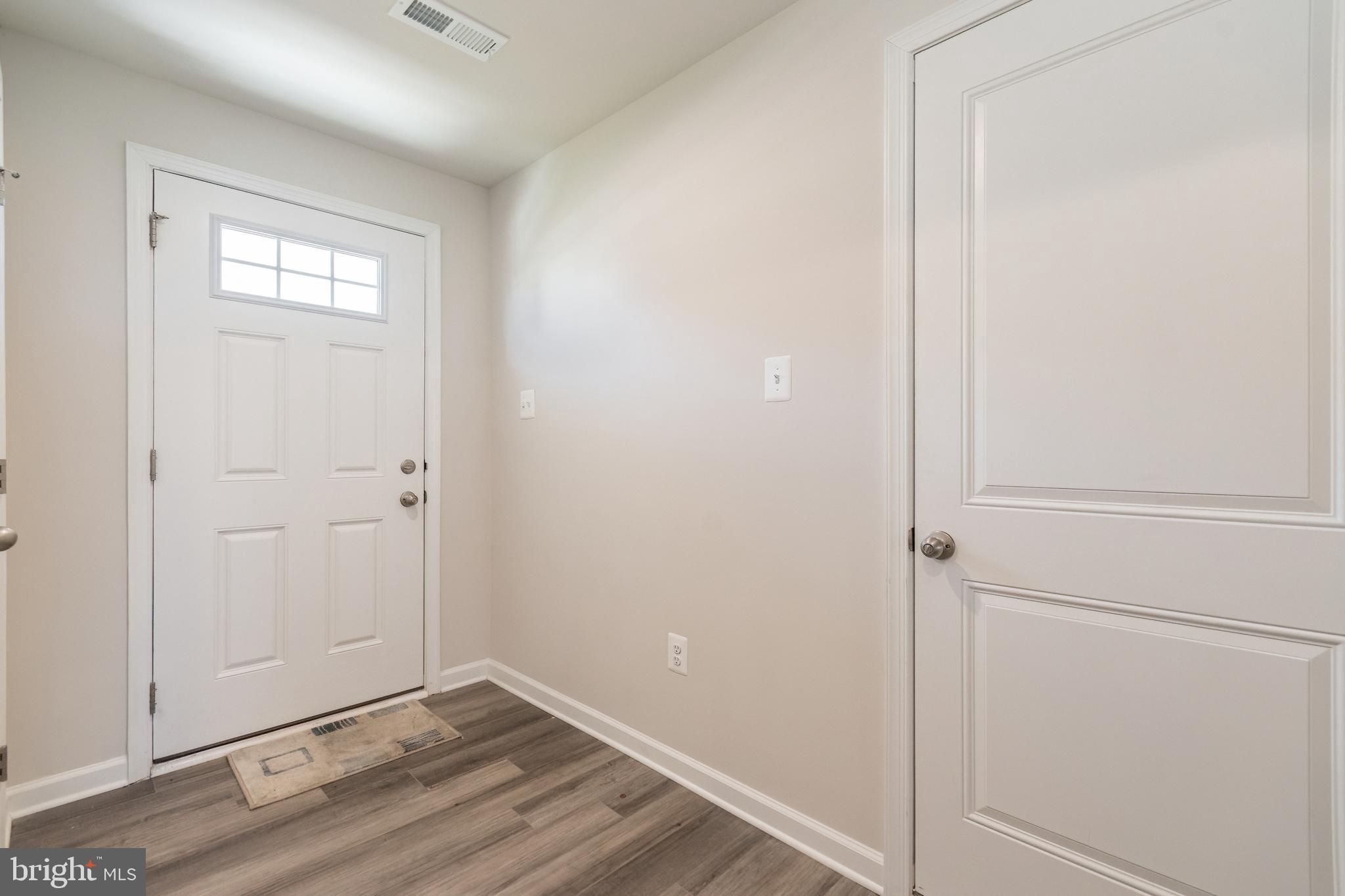 THE LAKES AT MARTINSBURG - Residential Lease