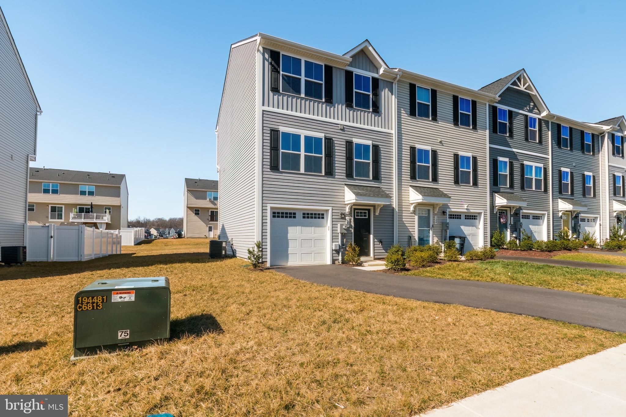 THE LAKES AT MARTINSBURG - Residential Lease