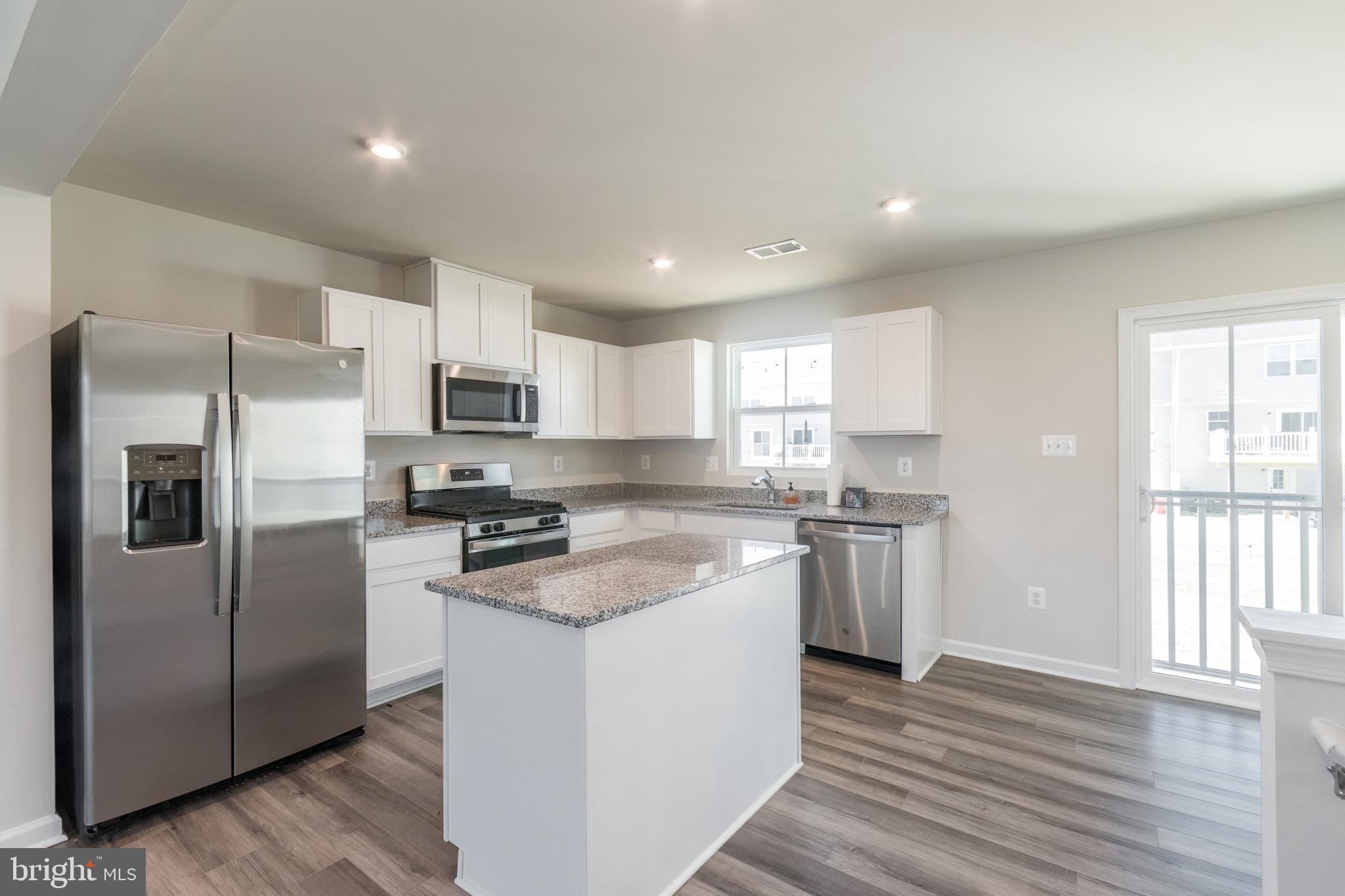 THE LAKES AT MARTINSBURG - Residential Lease