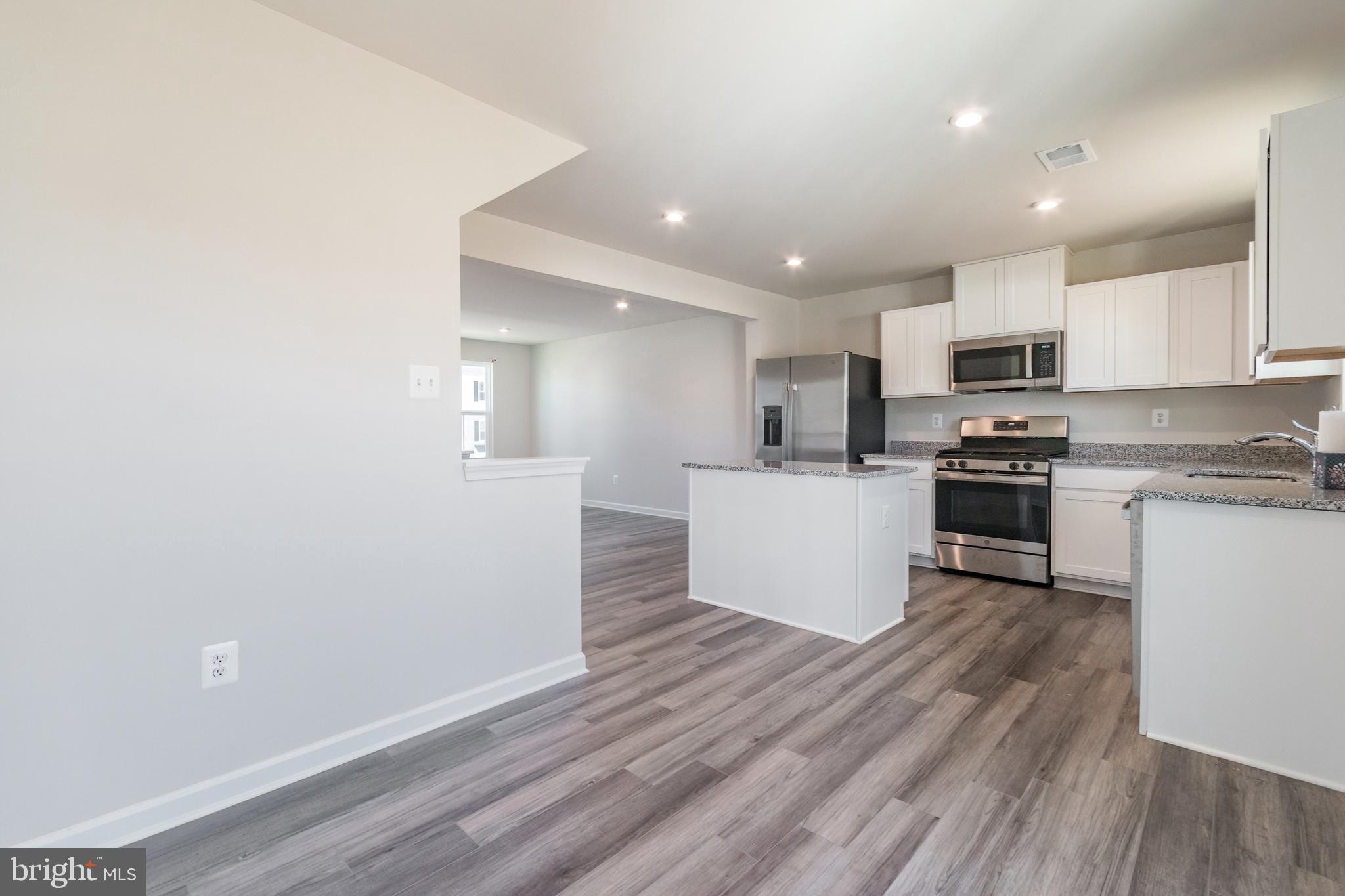 THE LAKES AT MARTINSBURG - Residential Lease