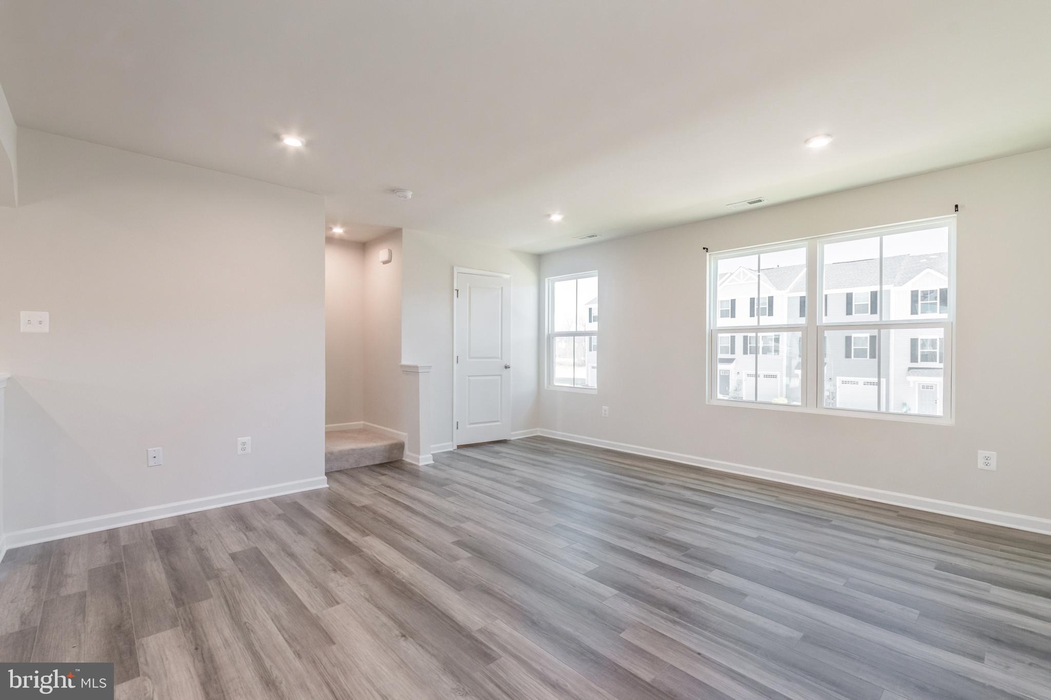 THE LAKES AT MARTINSBURG - Residential Lease