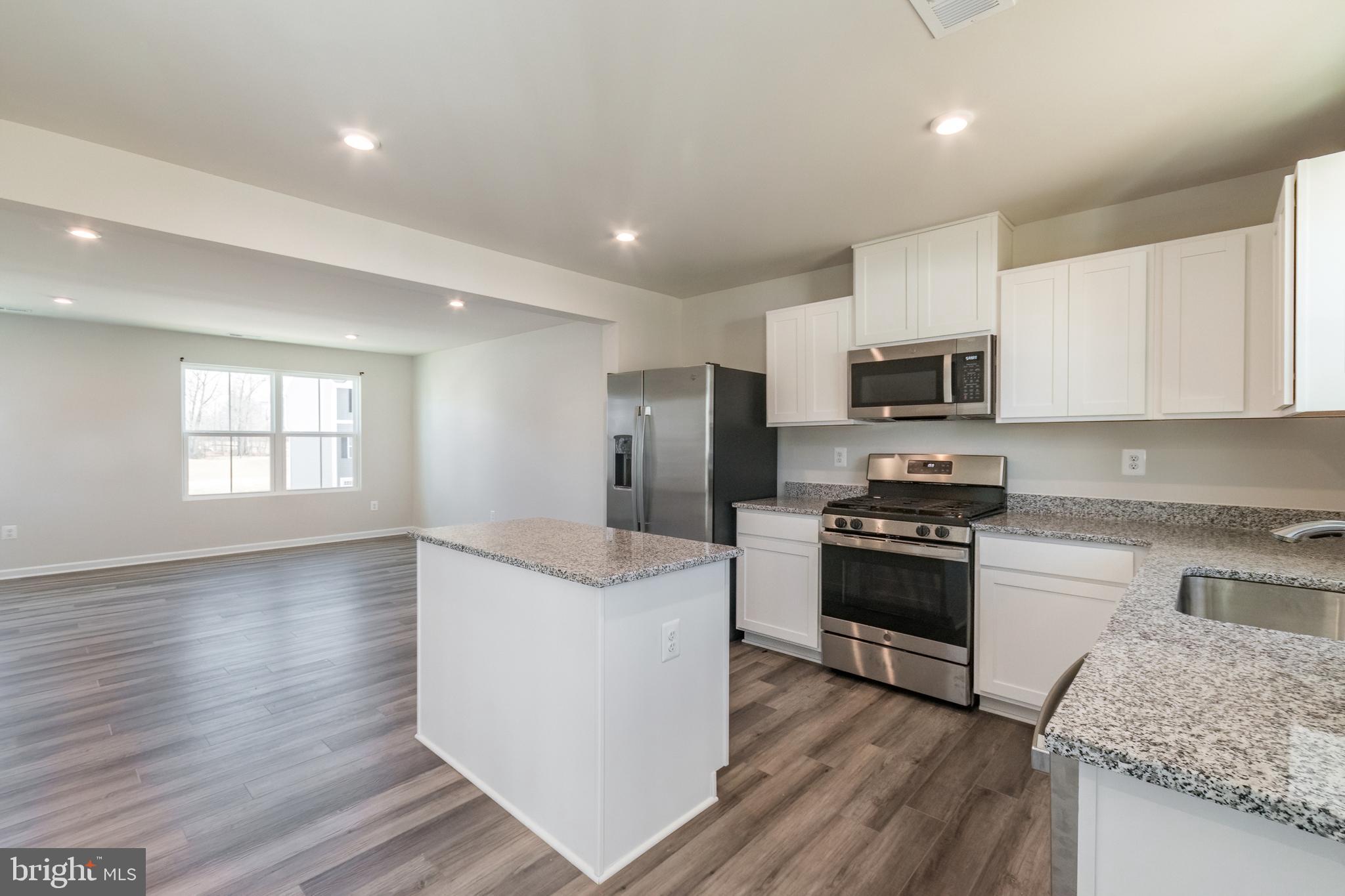 THE LAKES AT MARTINSBURG - Residential Lease