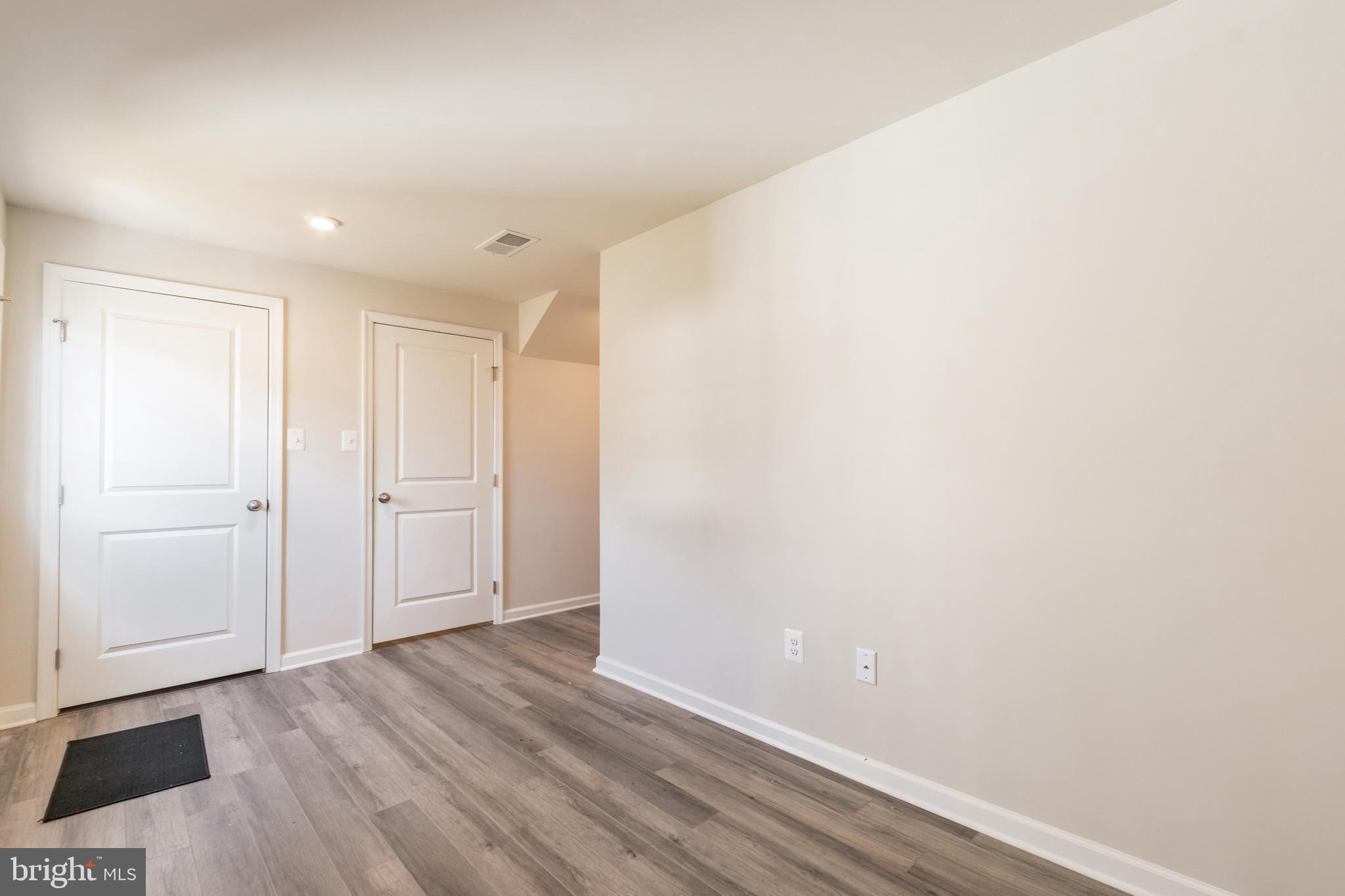 THE LAKES AT MARTINSBURG - Residential Lease