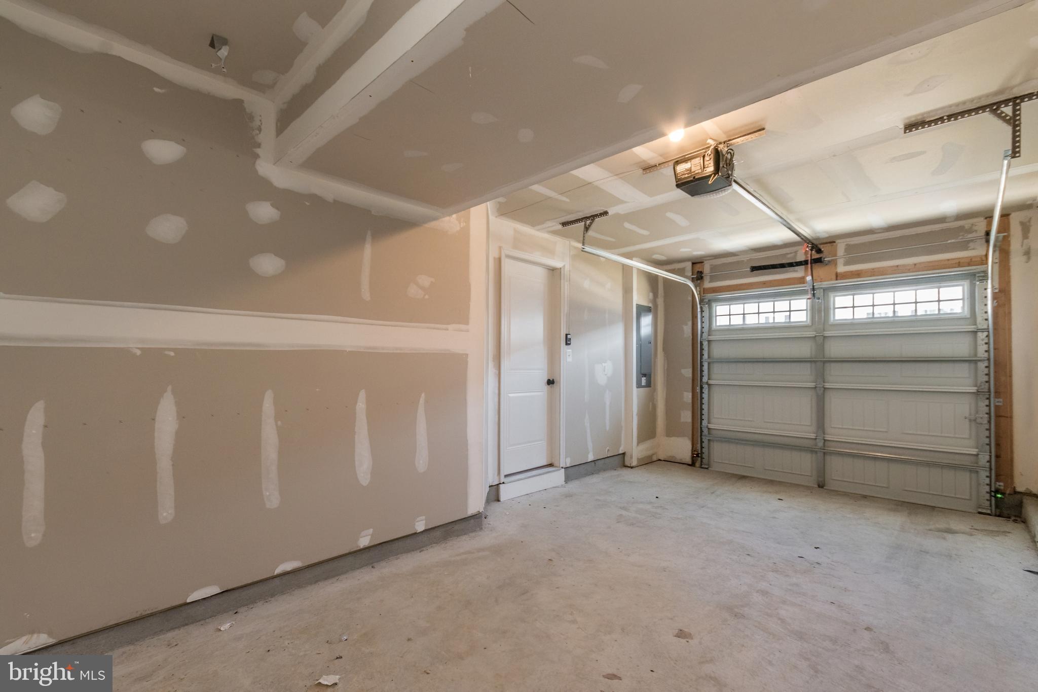 THE LAKES AT MARTINSBURG - Residential Lease