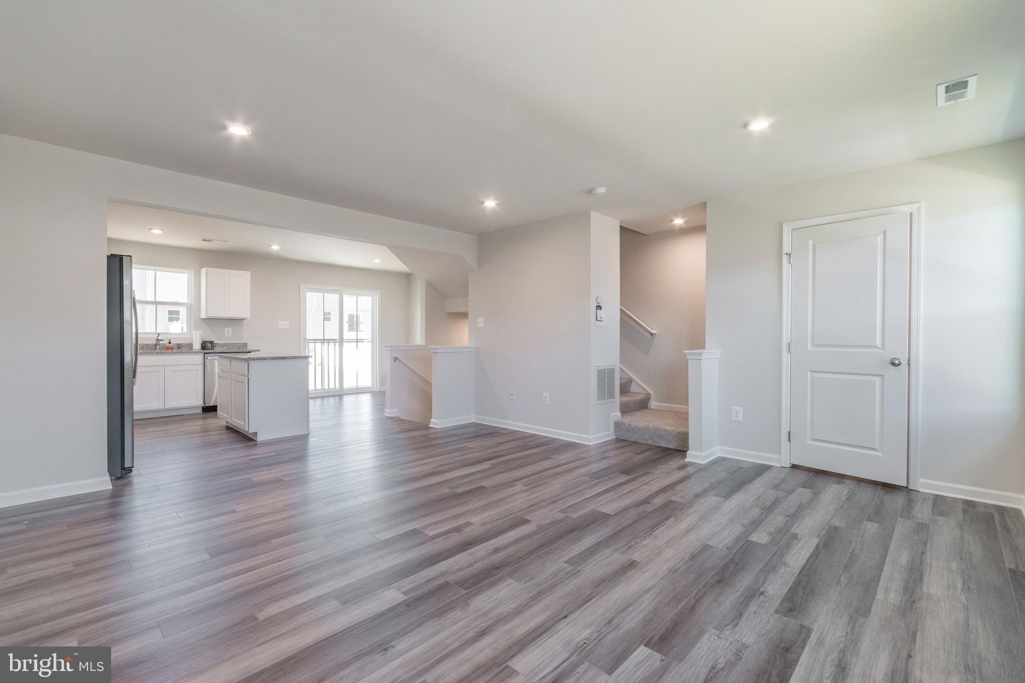 THE LAKES AT MARTINSBURG - Residential Lease