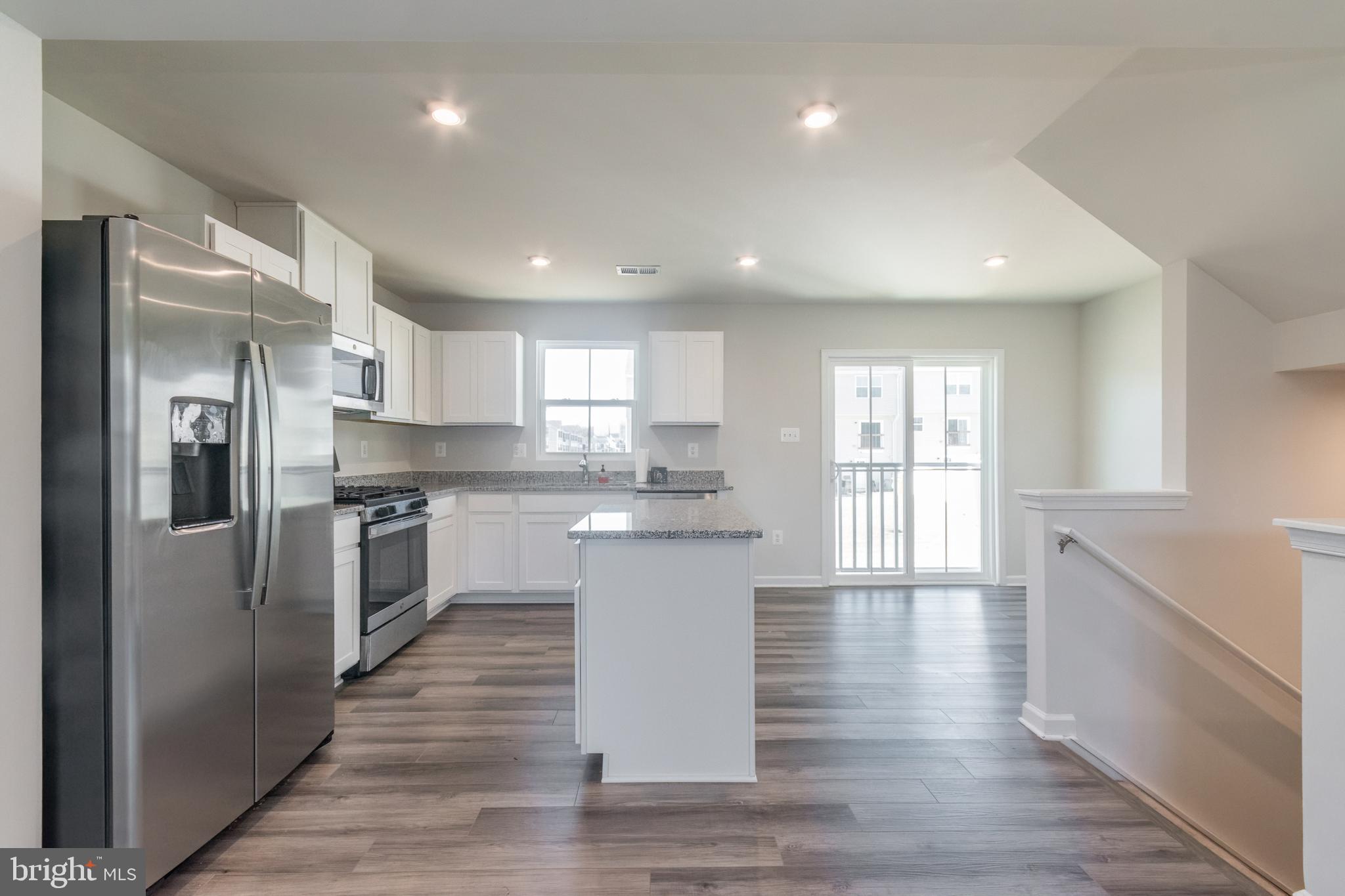 THE LAKES AT MARTINSBURG - Residential Lease