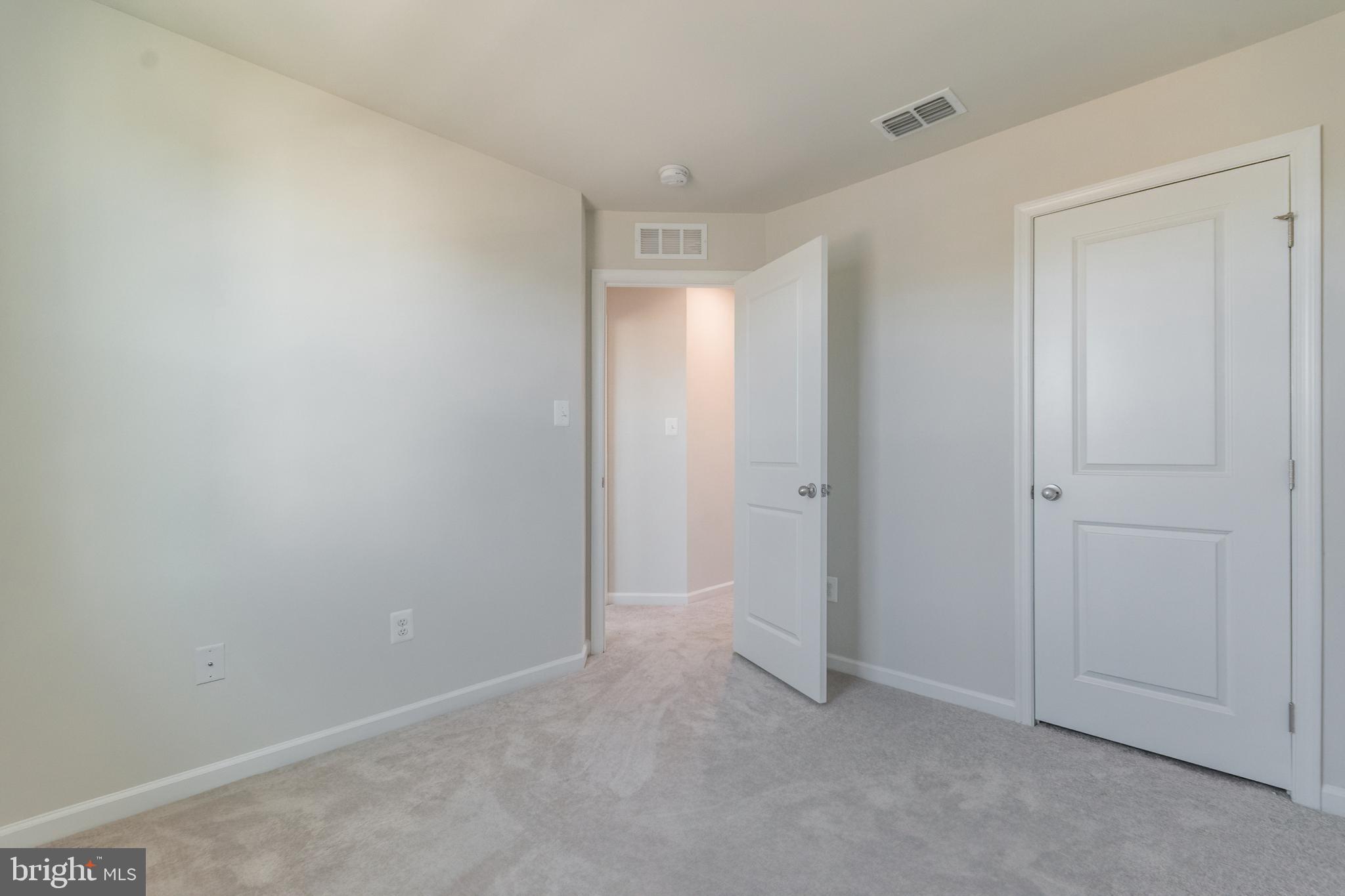 THE LAKES AT MARTINSBURG - Residential Lease