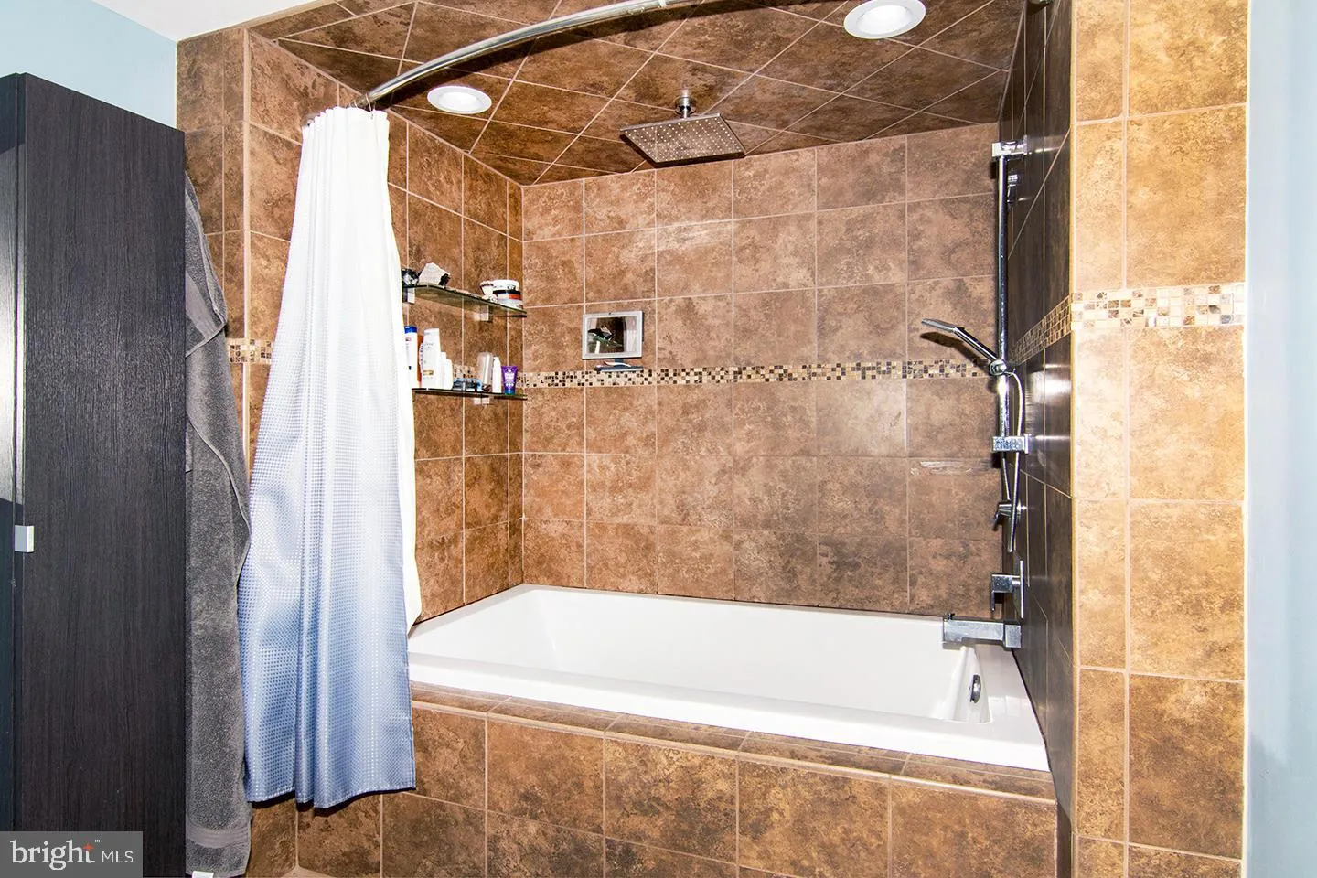 Newfield, New Jersey 08344, United States, 3 Bedrooms Bedrooms, ,1 BathroomBathrooms,Residential,Pending,40838