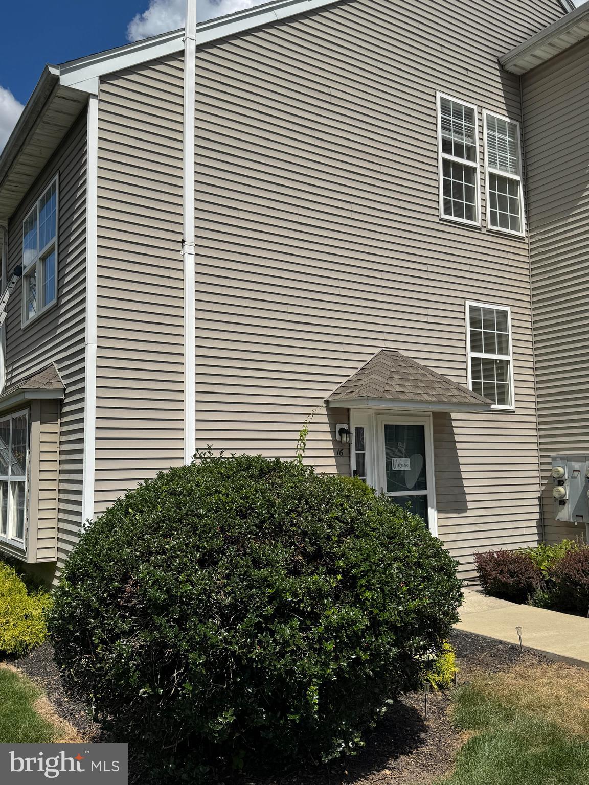 16 HORSESHOE DRIVE